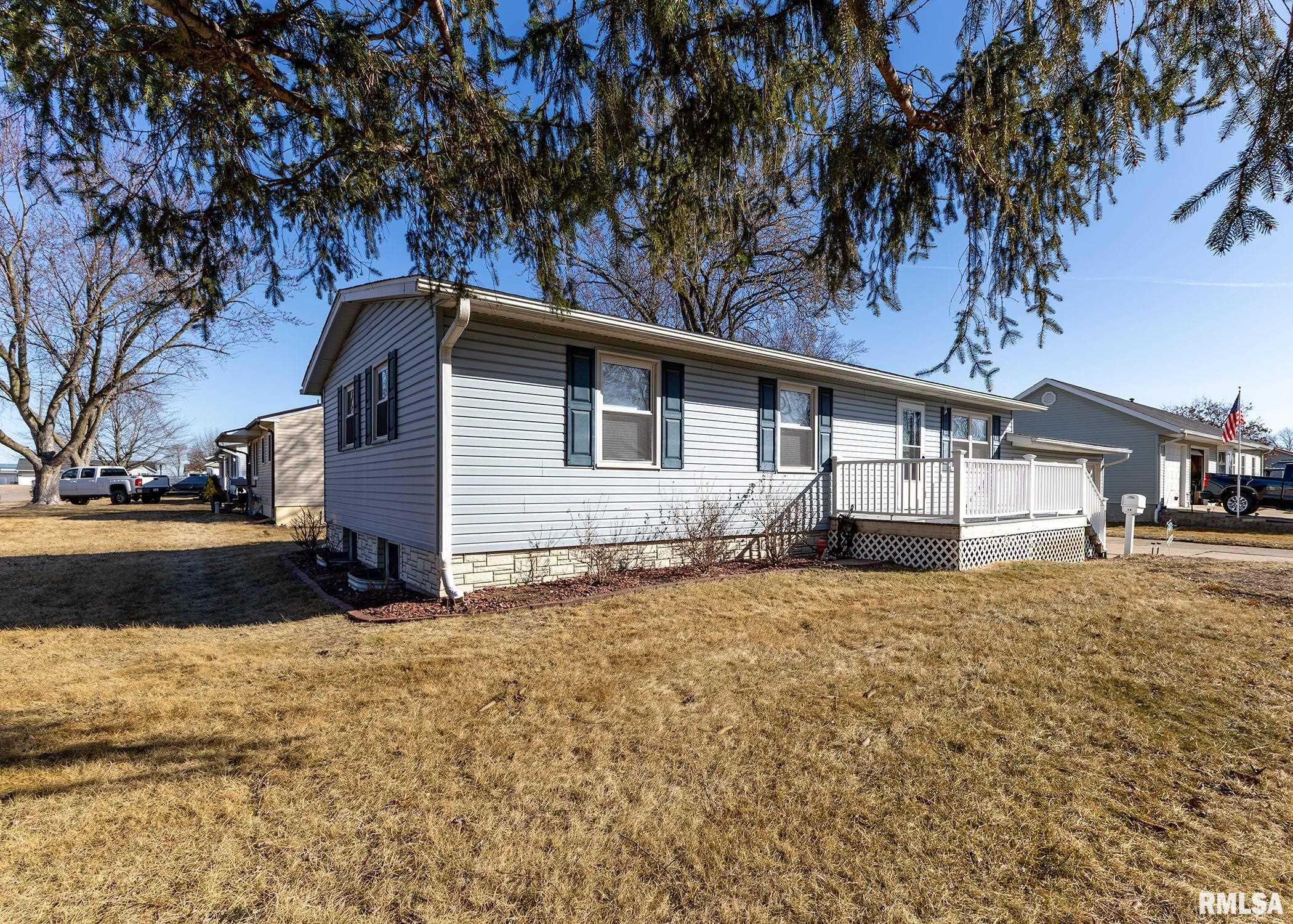 430 15th Place Property Photo 3