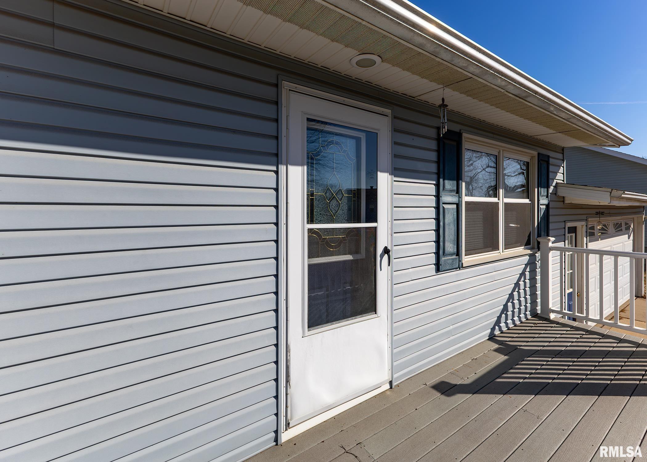 430 15th Place Property Photo 4