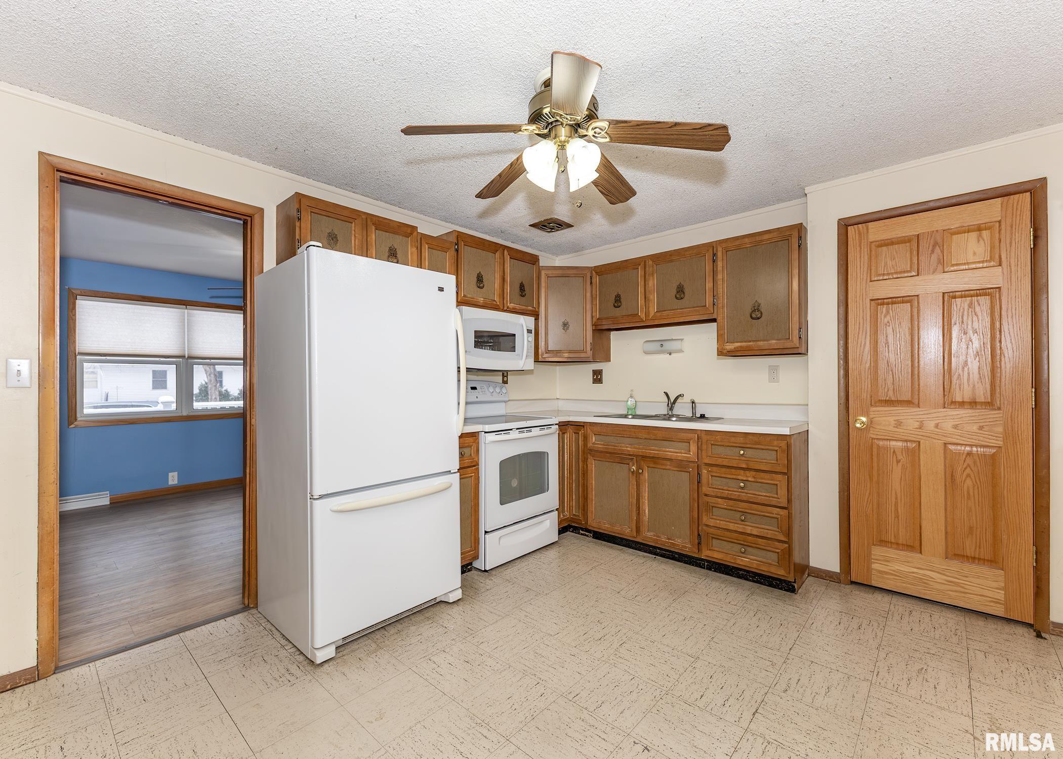 430 15th Place Property Photo 7