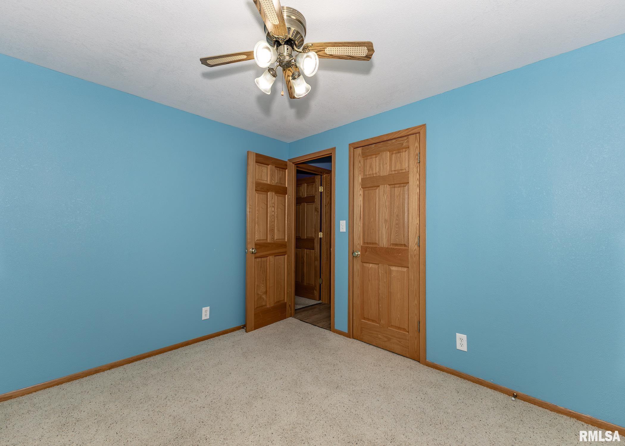 430 15th Place Property Photo 14