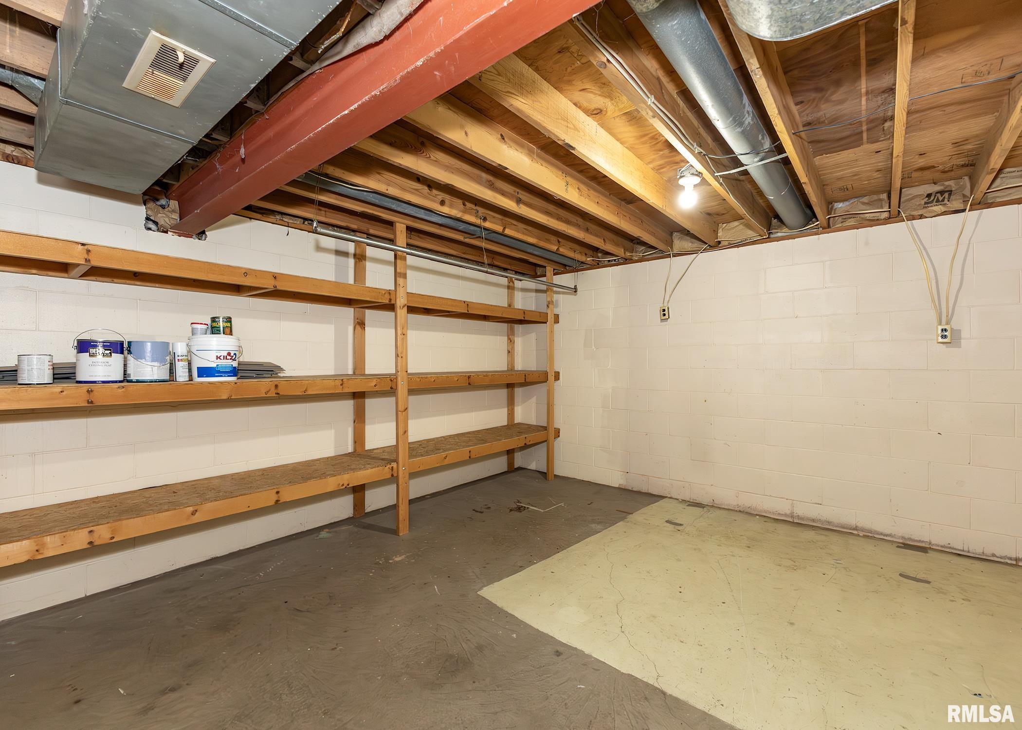 430 15th Place Property Photo 23