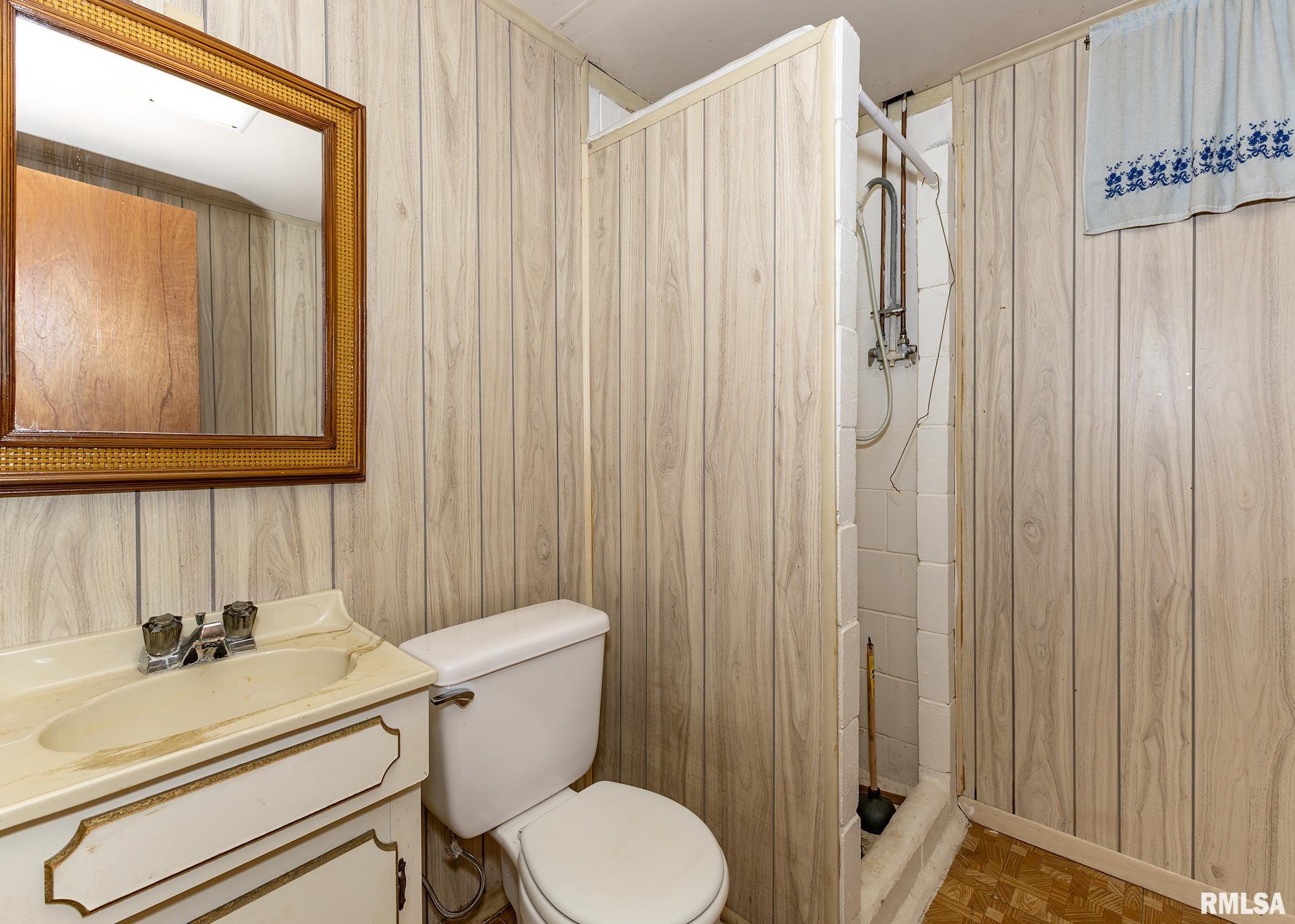 430 15th Place Property Photo 24