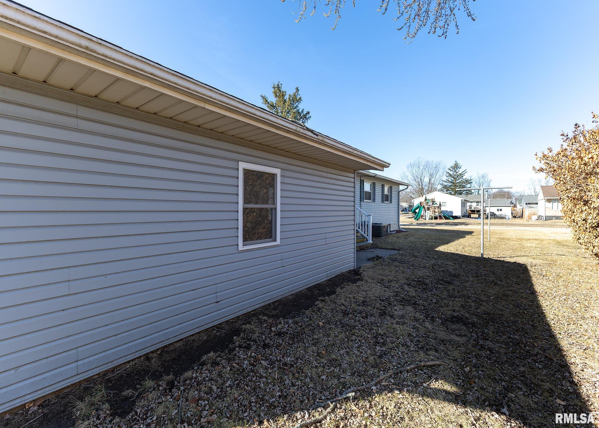 430 15th Place Property Photo 26