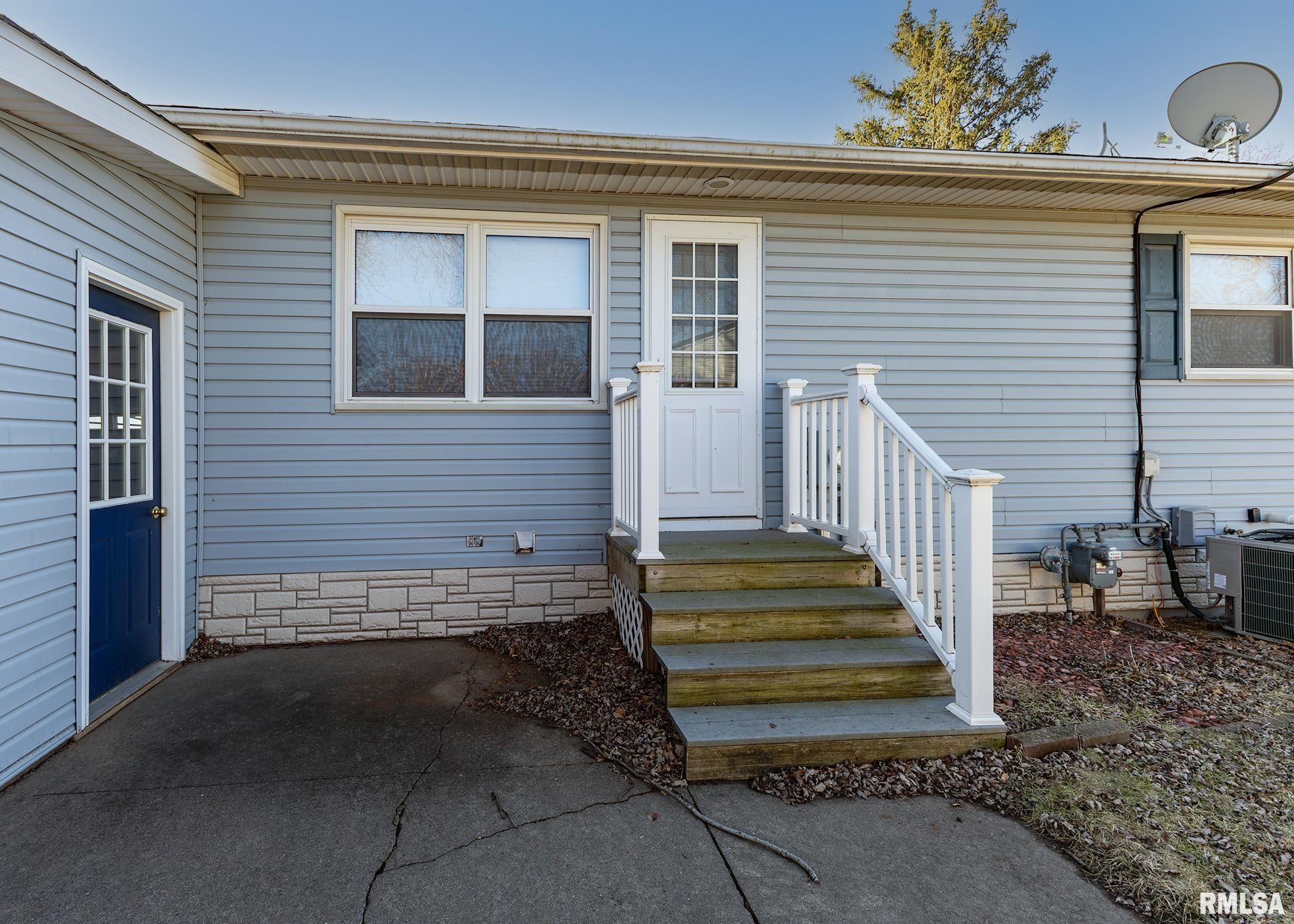 430 15th Place Property Photo 27