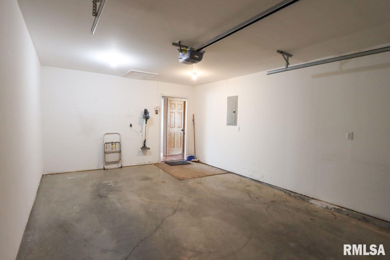 204 Field Drive Property Photo 12