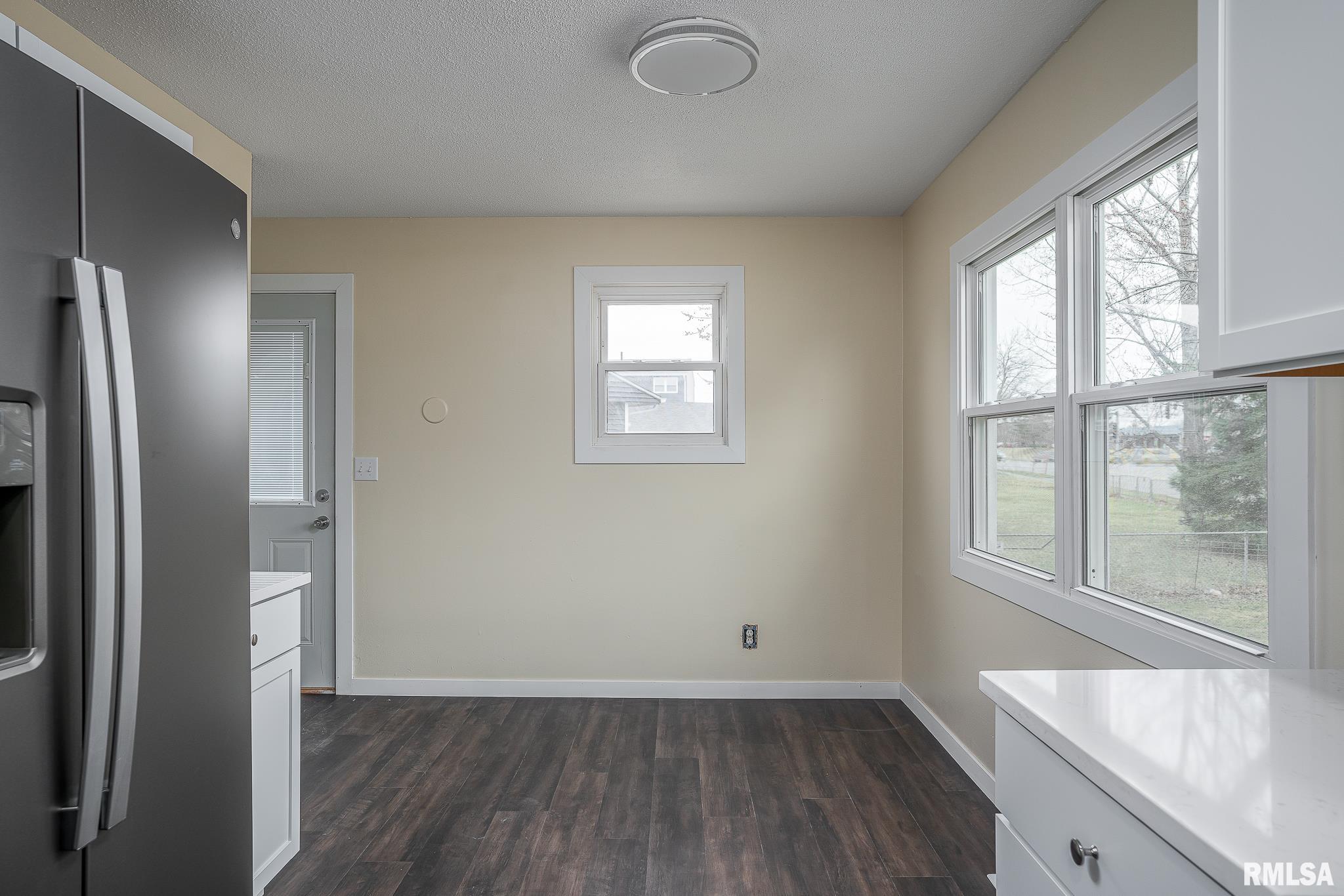 1729 Welshire Drive Property Photo 4