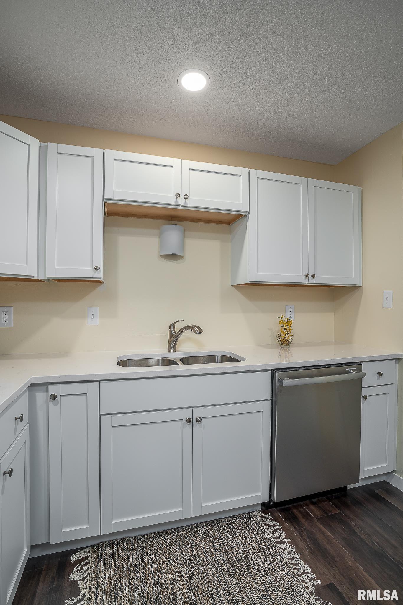1729 Welshire Drive Property Photo 6