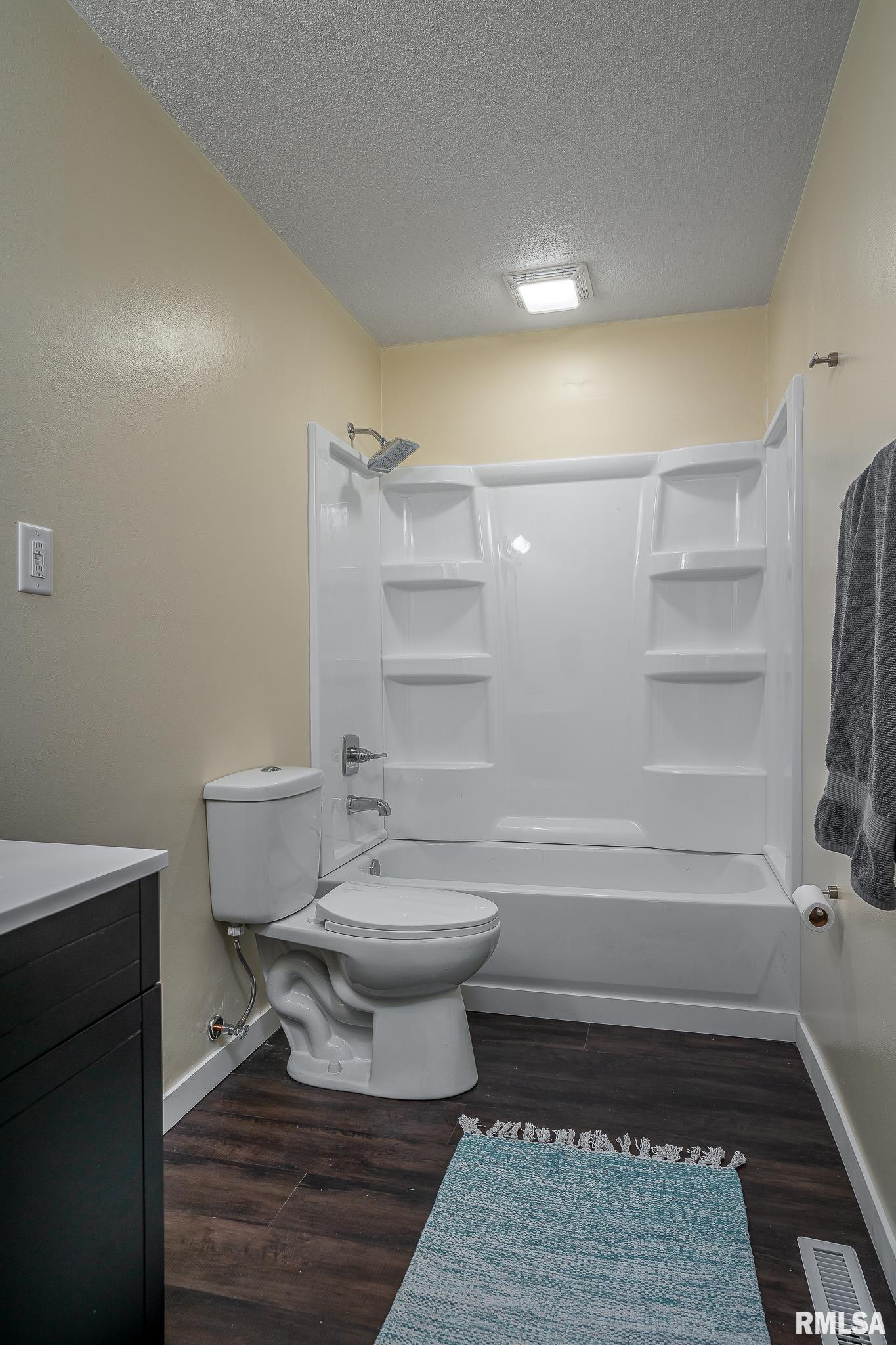1729 Welshire Drive Property Photo 16