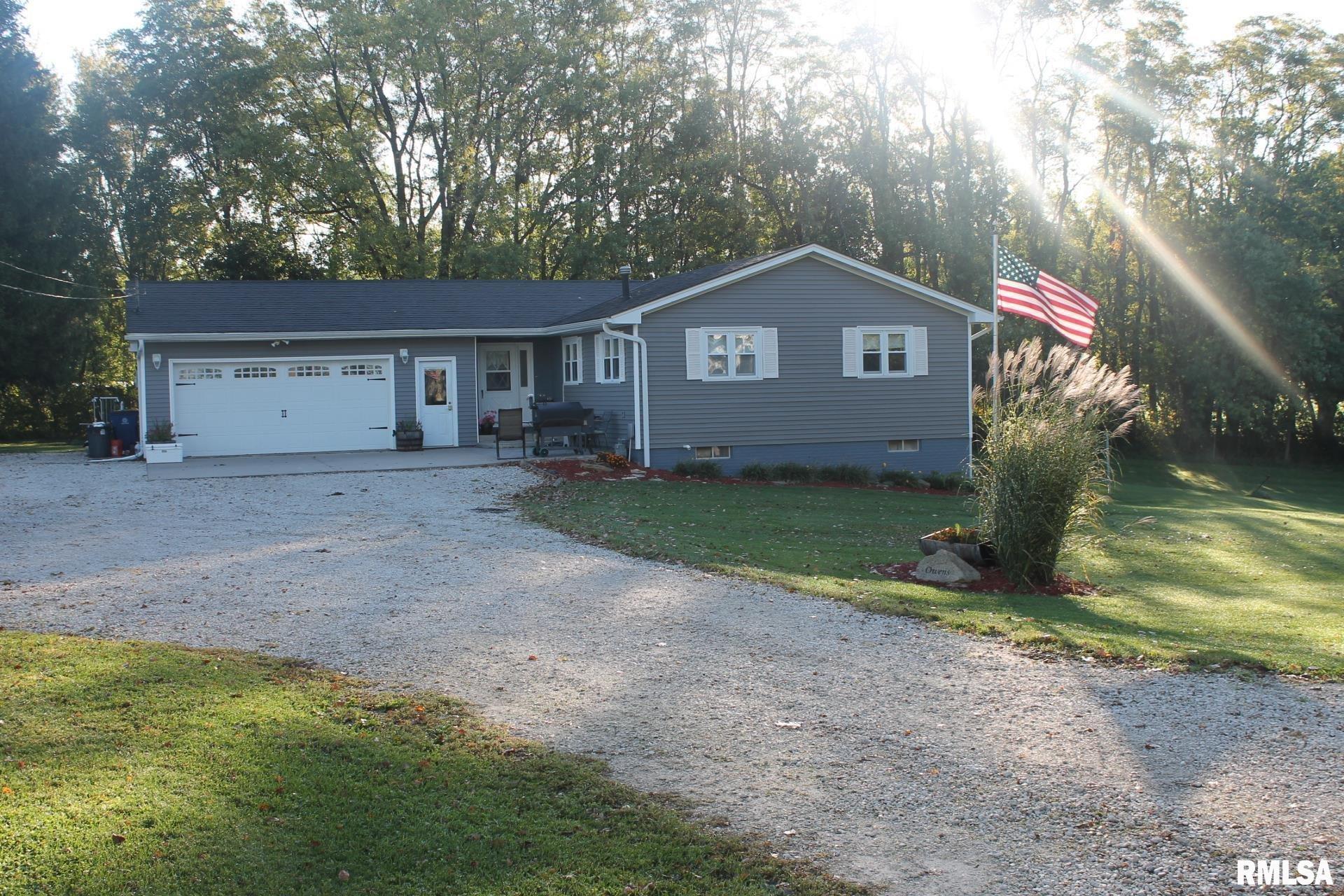 725 Oak Street Property Photo