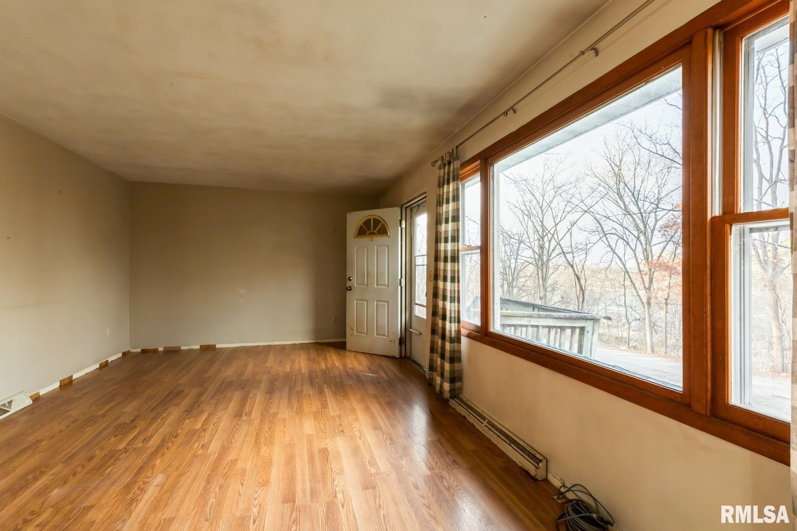 9561 S Thompson Street Property Photo 3