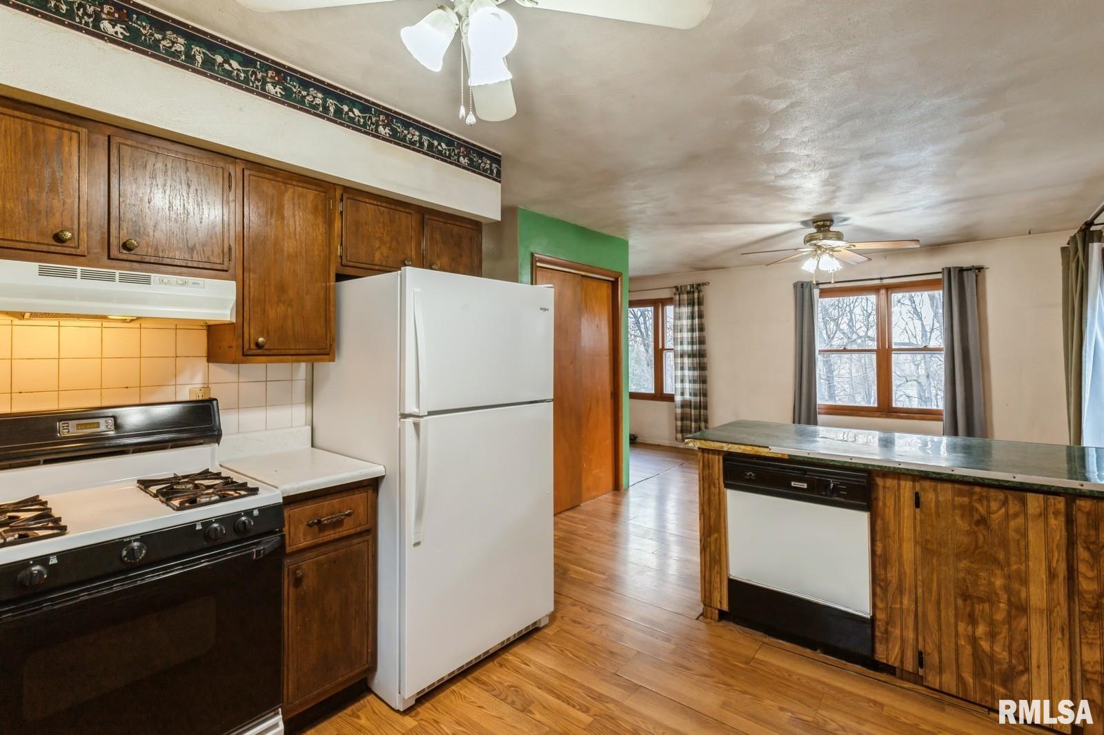 9561 S Thompson Street Property Photo 10