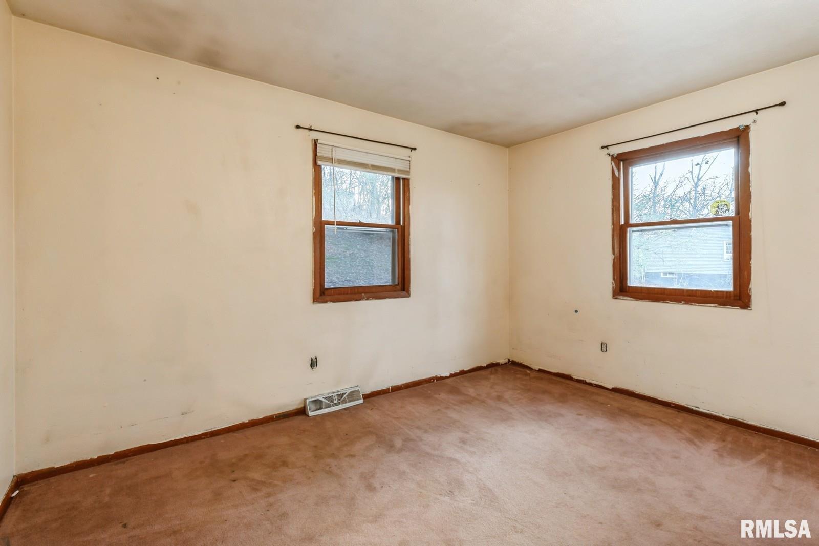 9561 S Thompson Street Property Photo 11