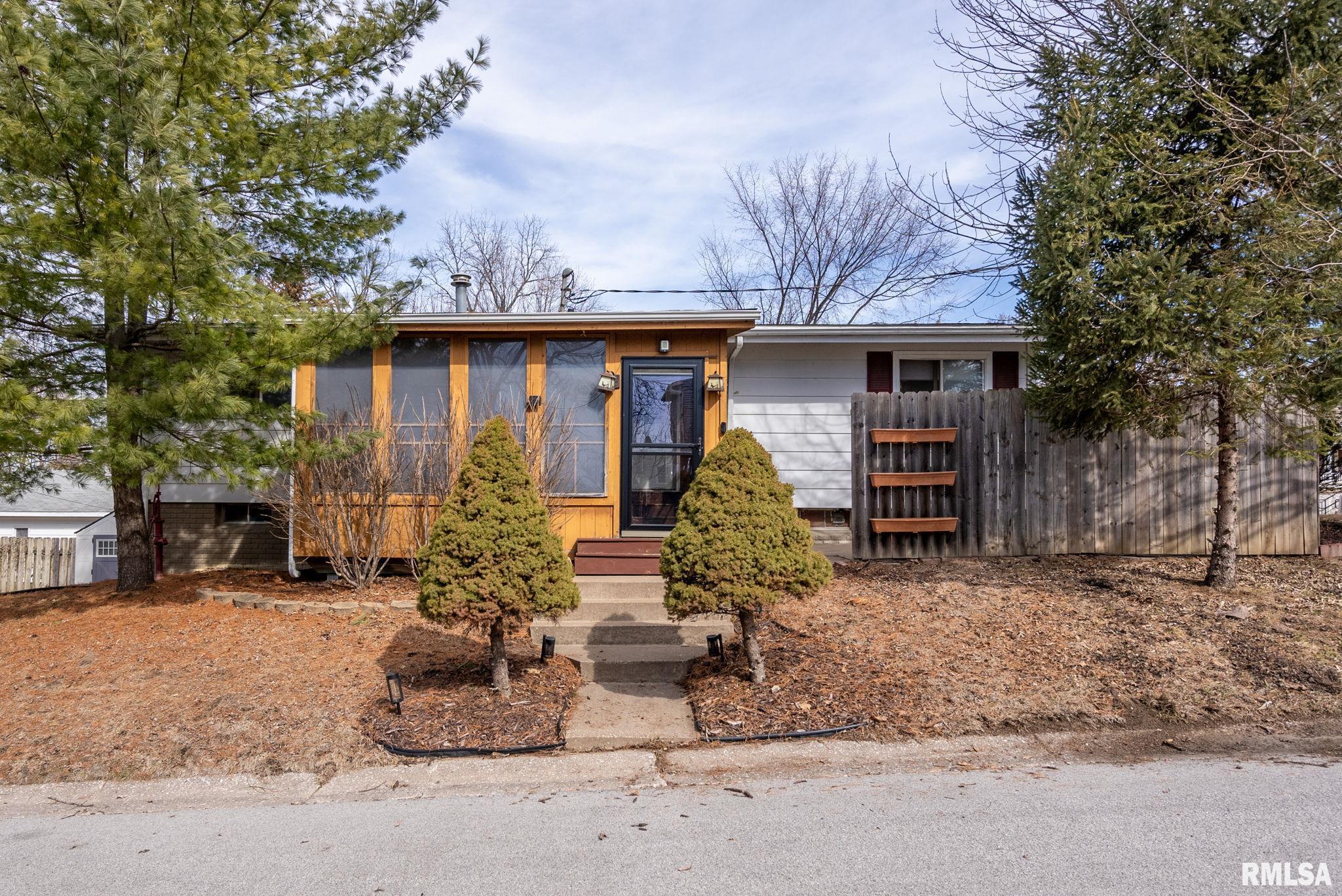 701 N High Street Property Photo