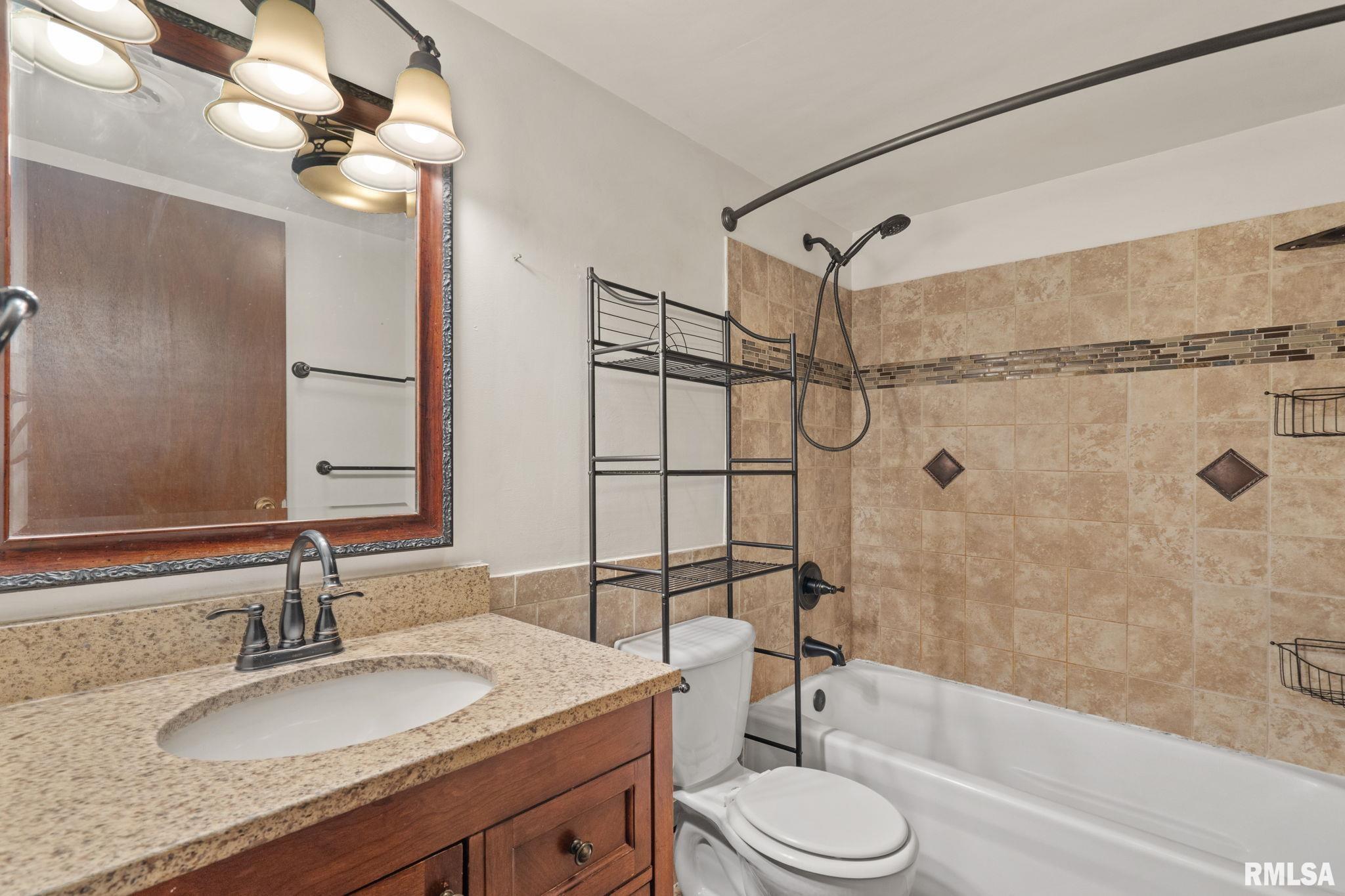 701 N High Street Property Photo 14