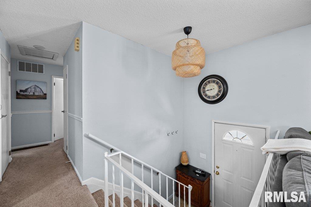 3521 Greenbrier Drive Property Photo 3