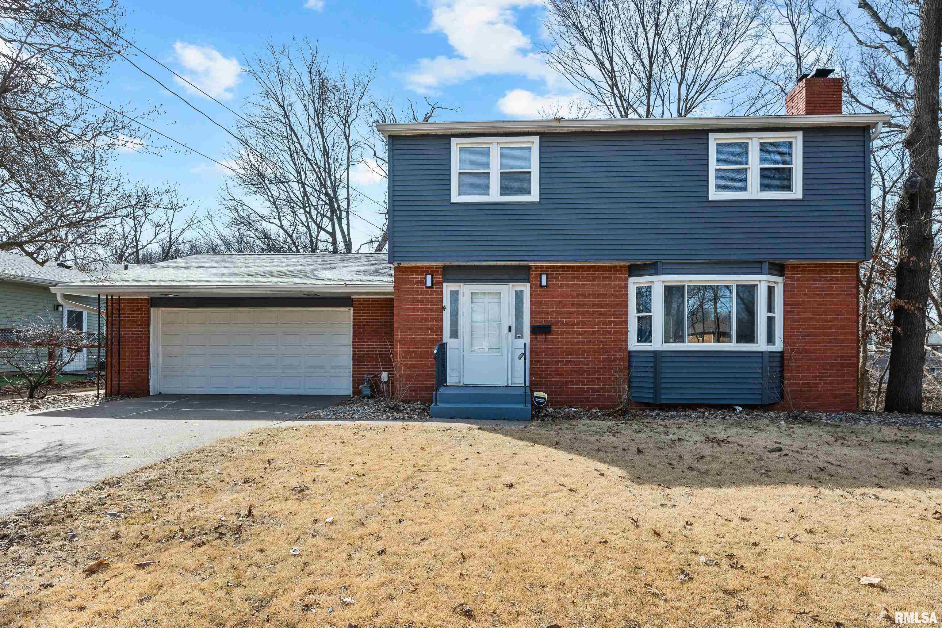 2107 3rd Street B Property Photo