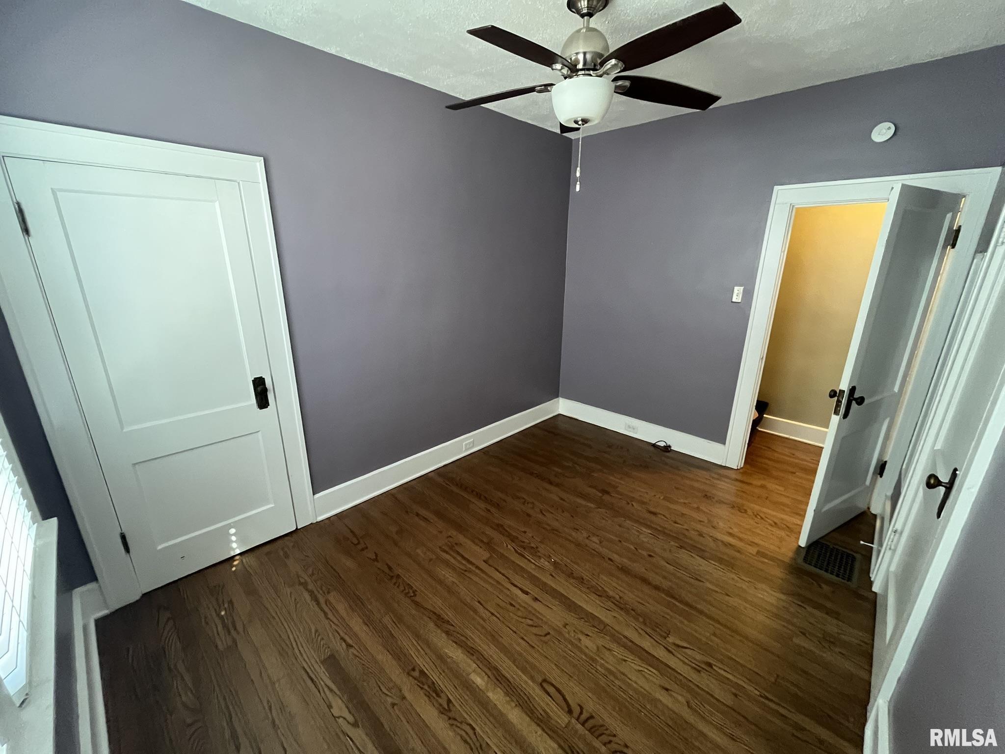 2230 Oak Street Property Photo 7