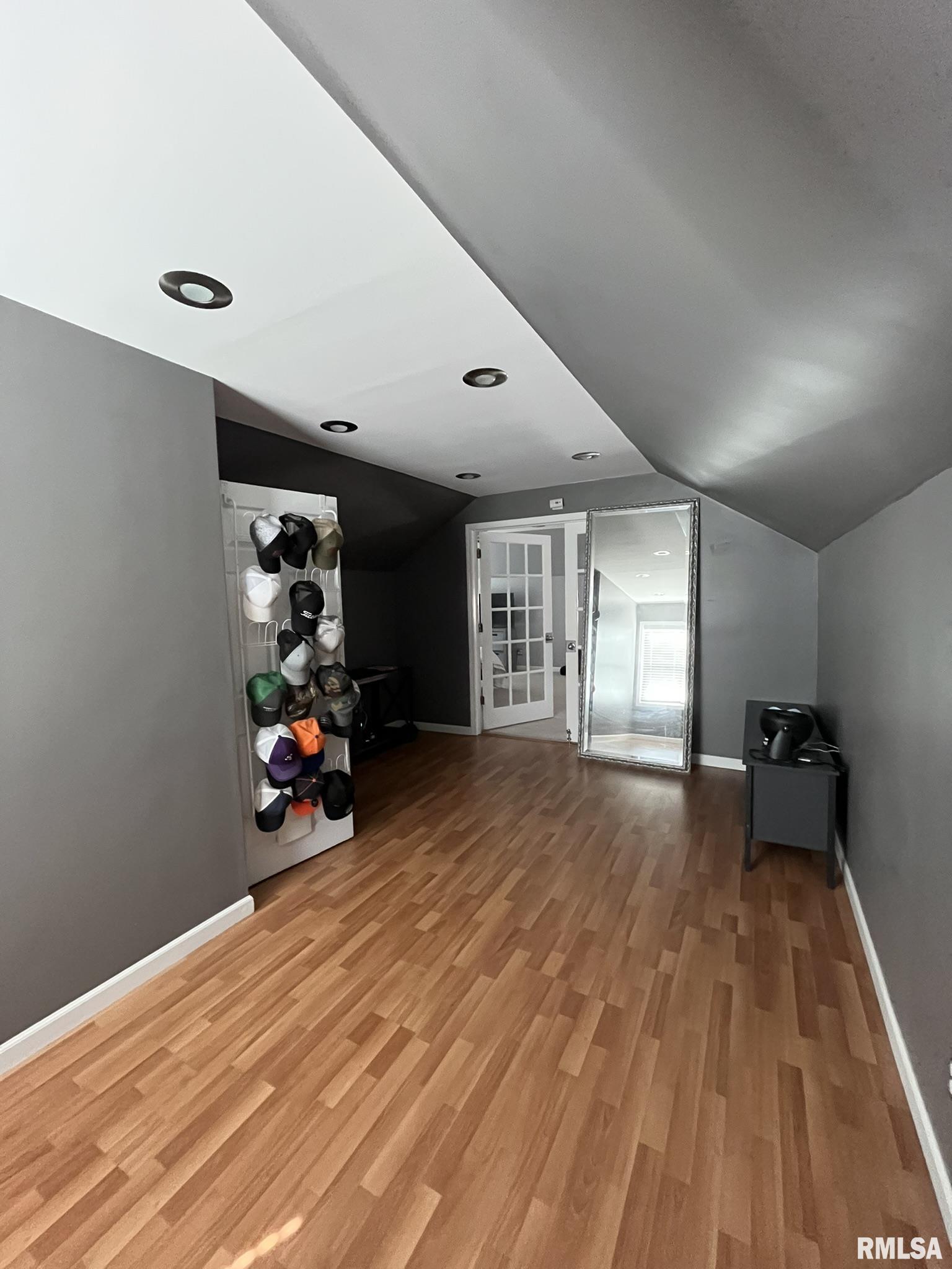 2230 Oak Street Property Photo 12