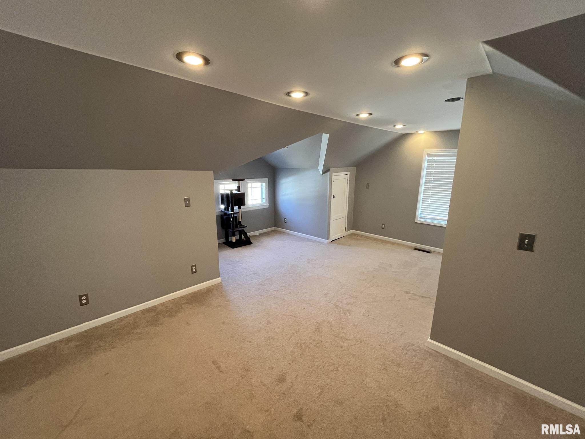 2230 Oak Street Property Photo 13