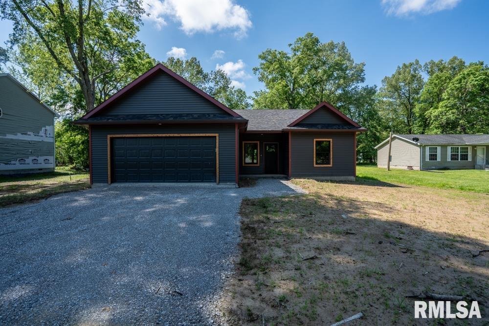 207 Rowatt Street Property Photo