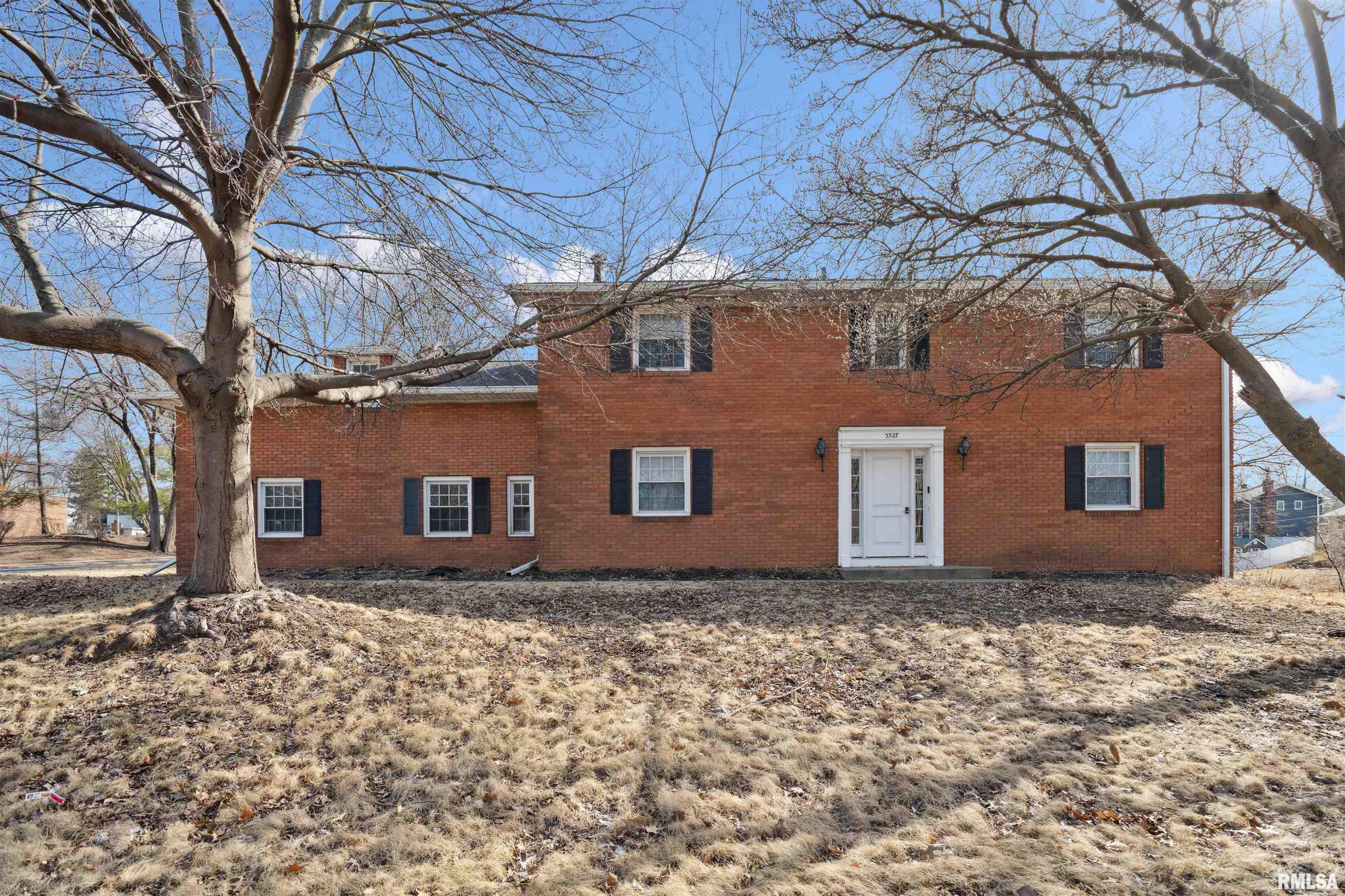 3327 E Locust Street Property Photo 1