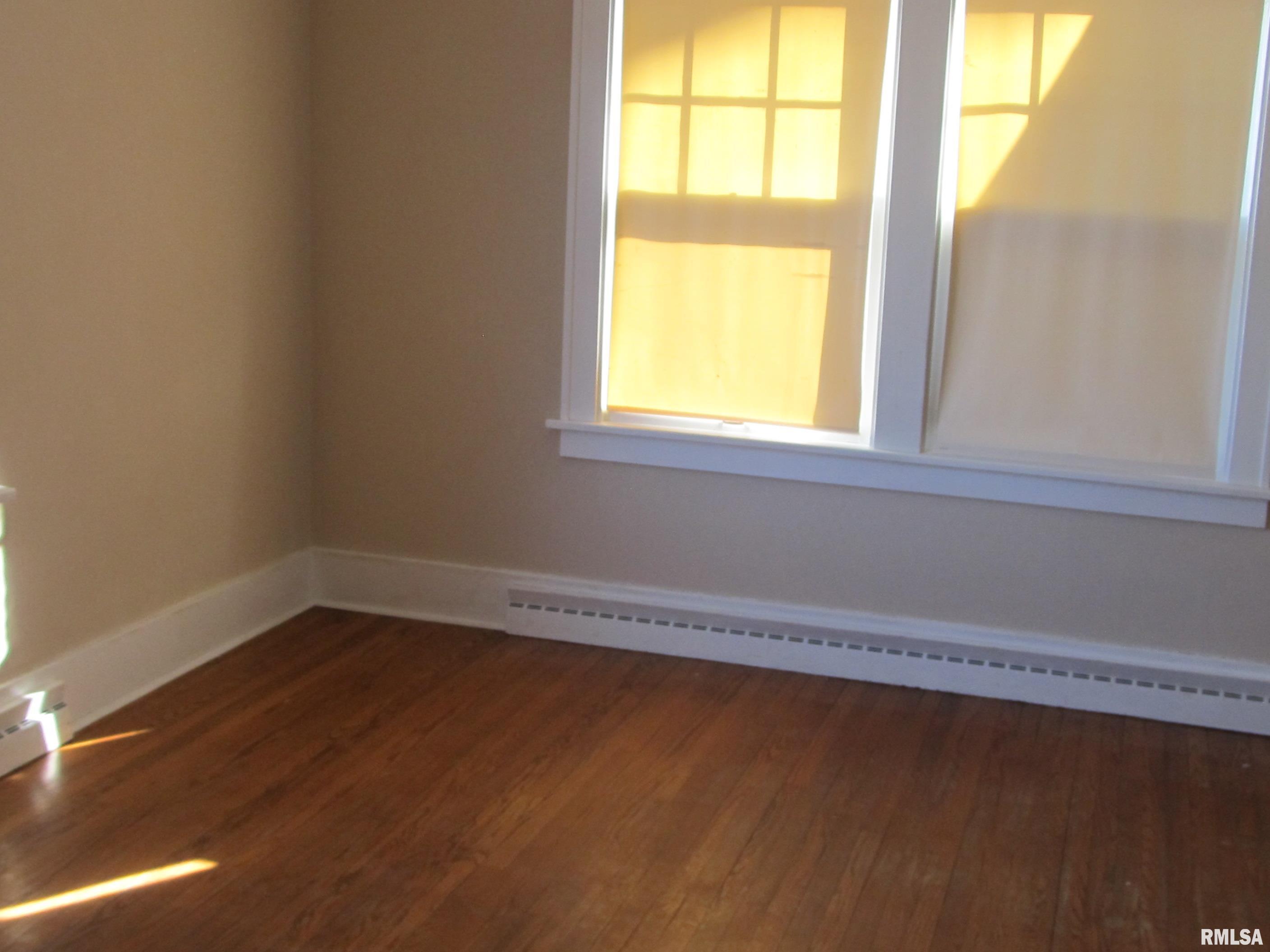 2807 Grand Avenue Property Photo 4