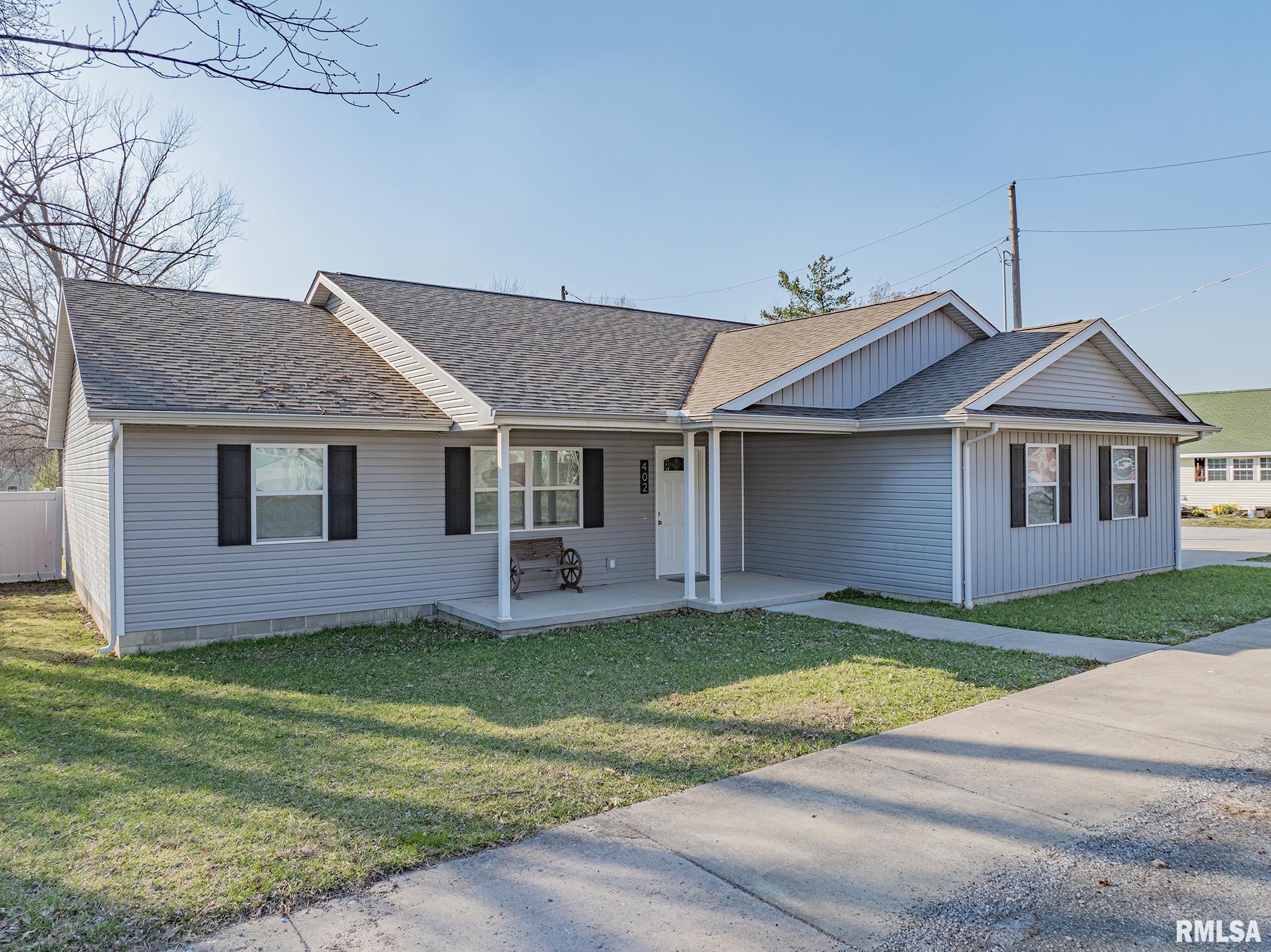 402 S Maple Street Property Photo