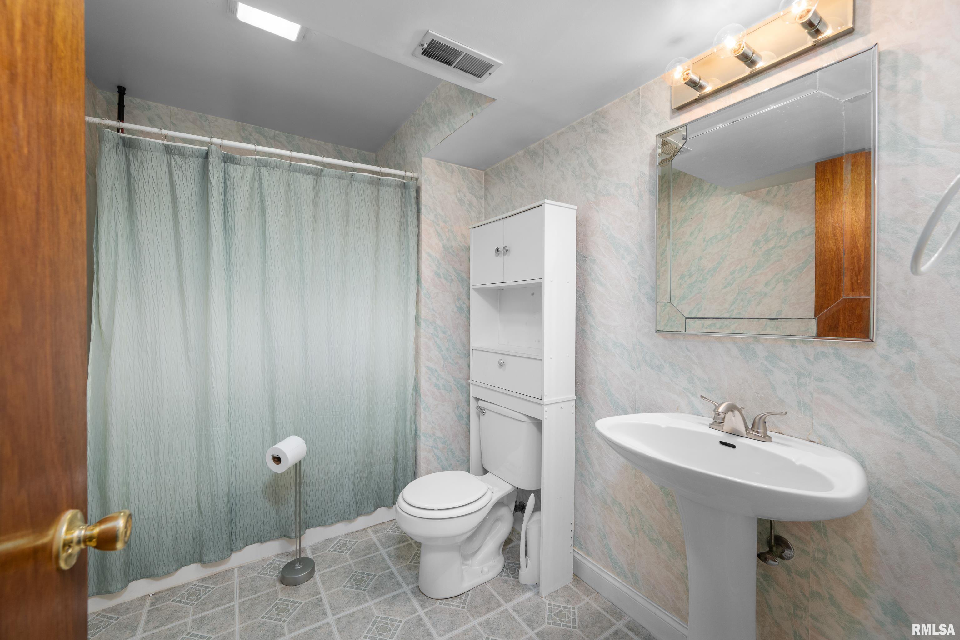 2722 W 34th Street Property Photo 32