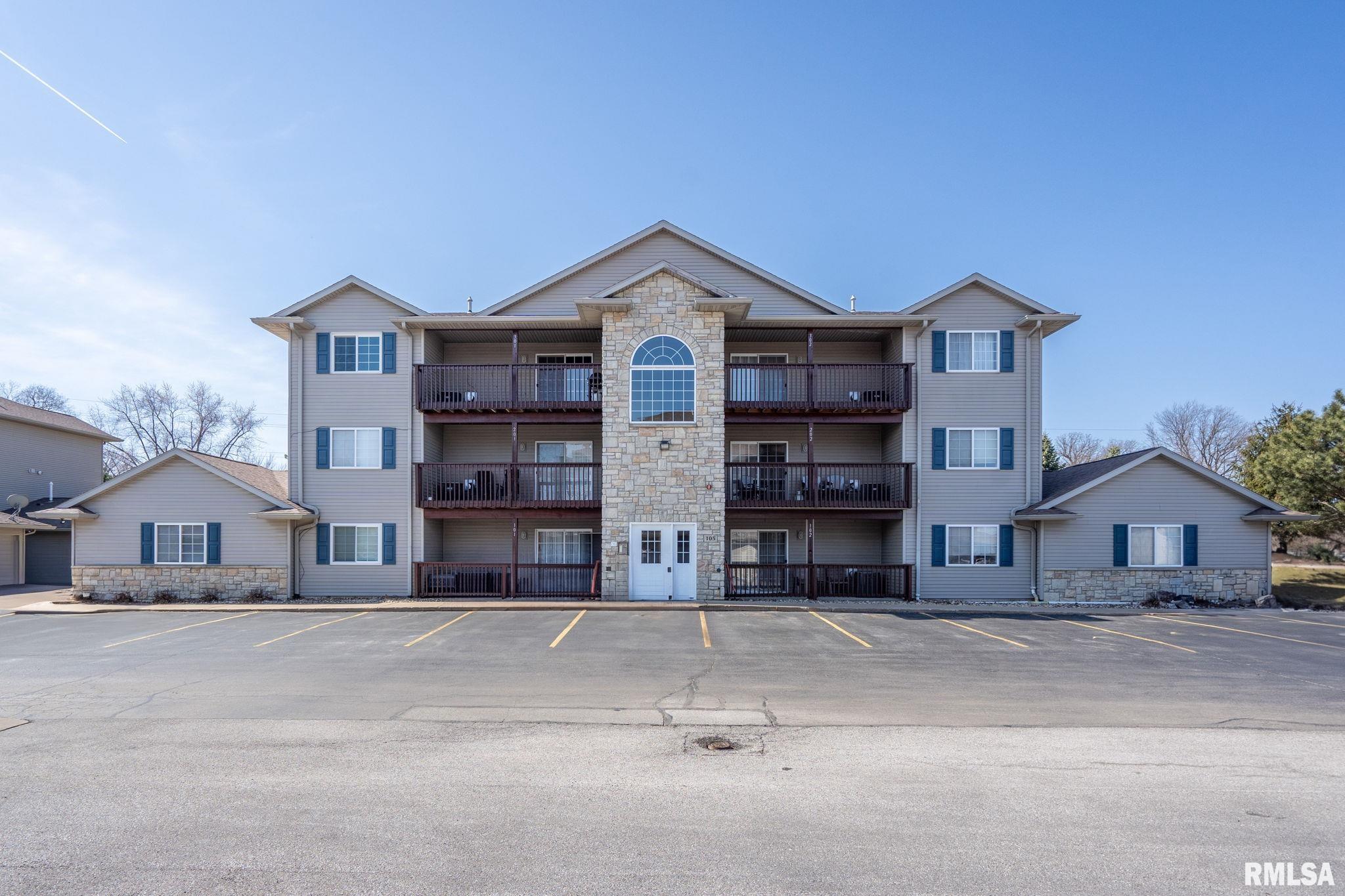 105 E Price Street Property Photo