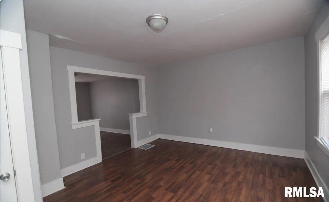 417 E 6th Street Property Photo 6