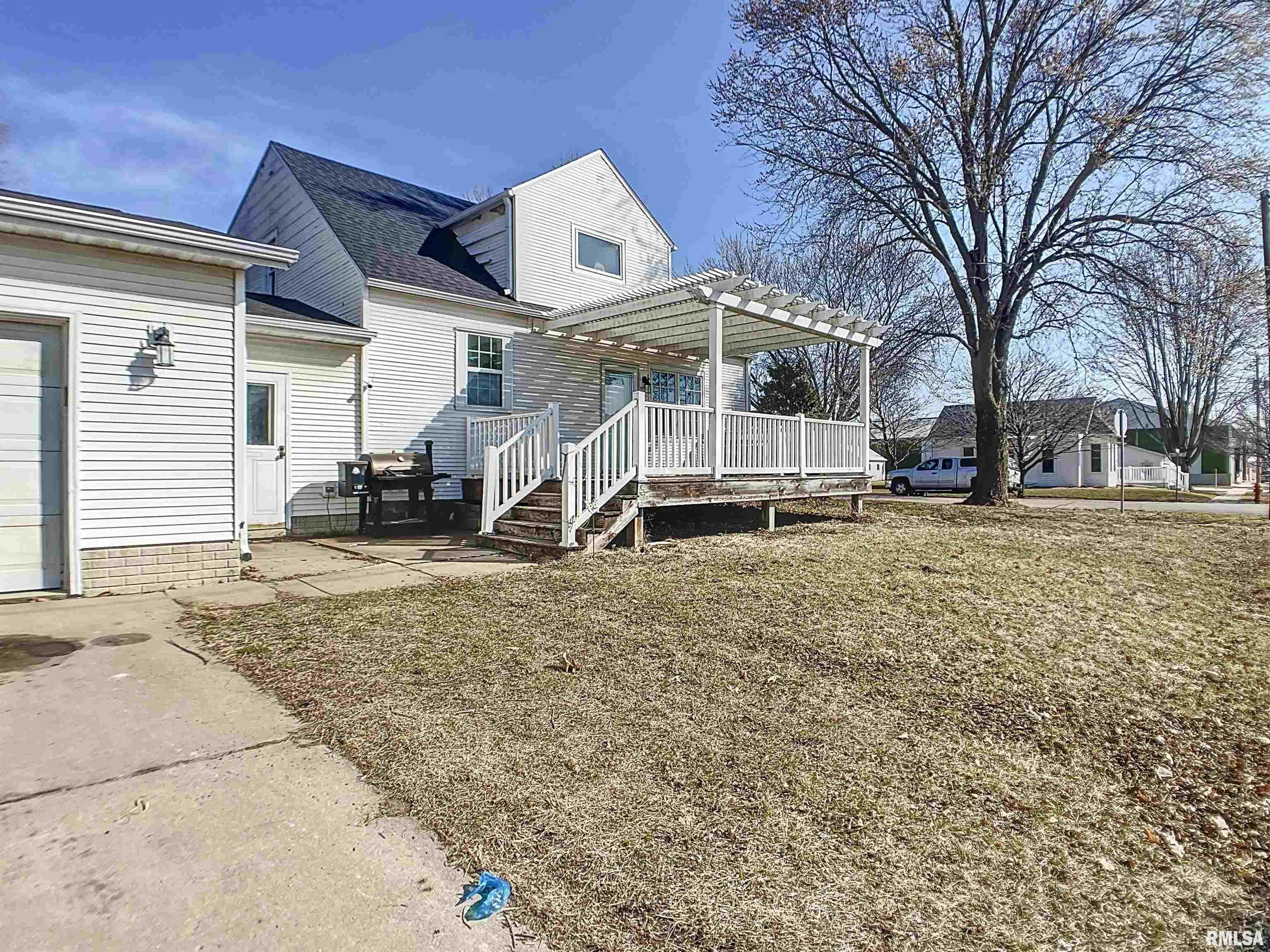 52721 Real Estate Listings Main Image