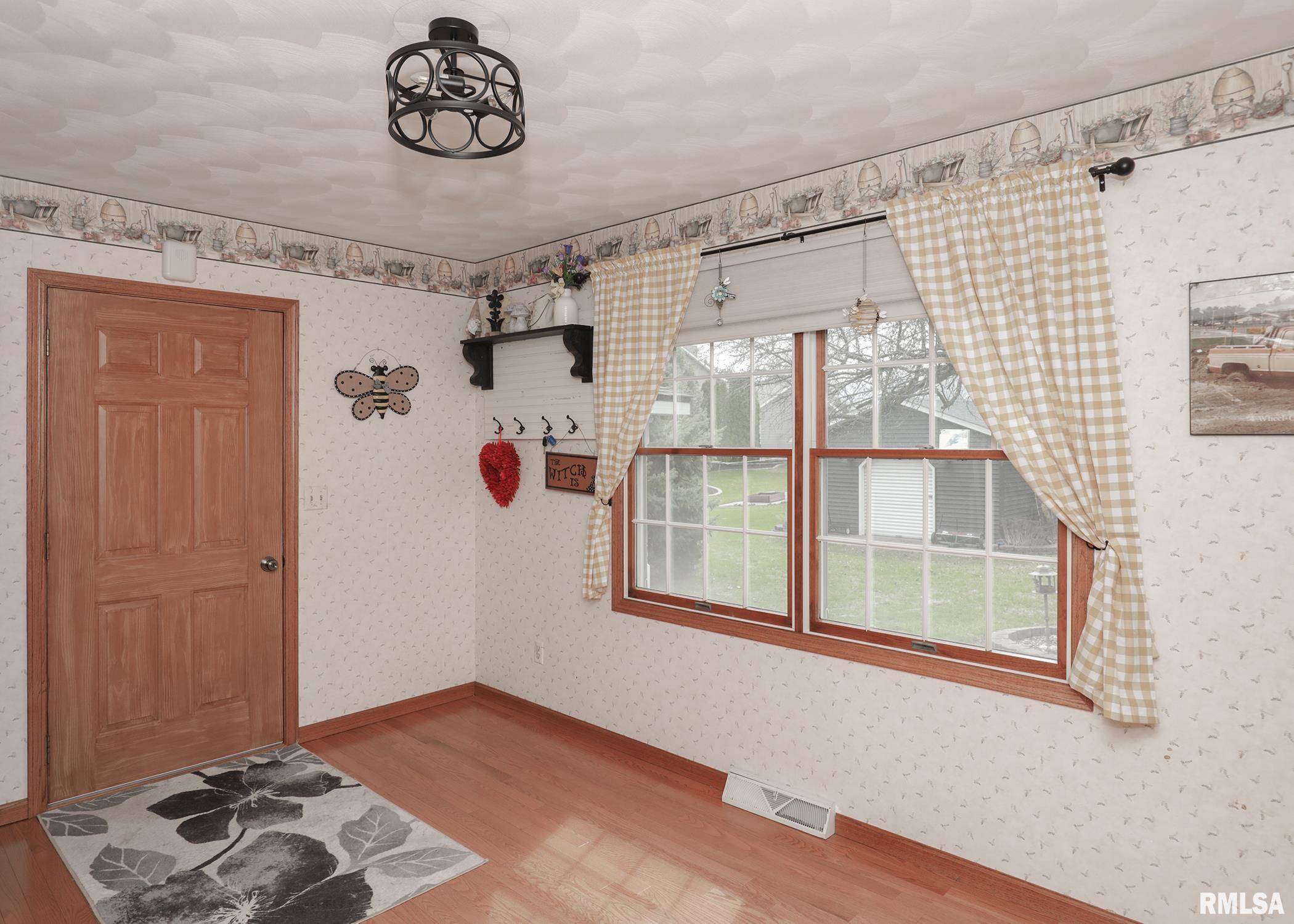 417 Margaret Street Property Photo 21