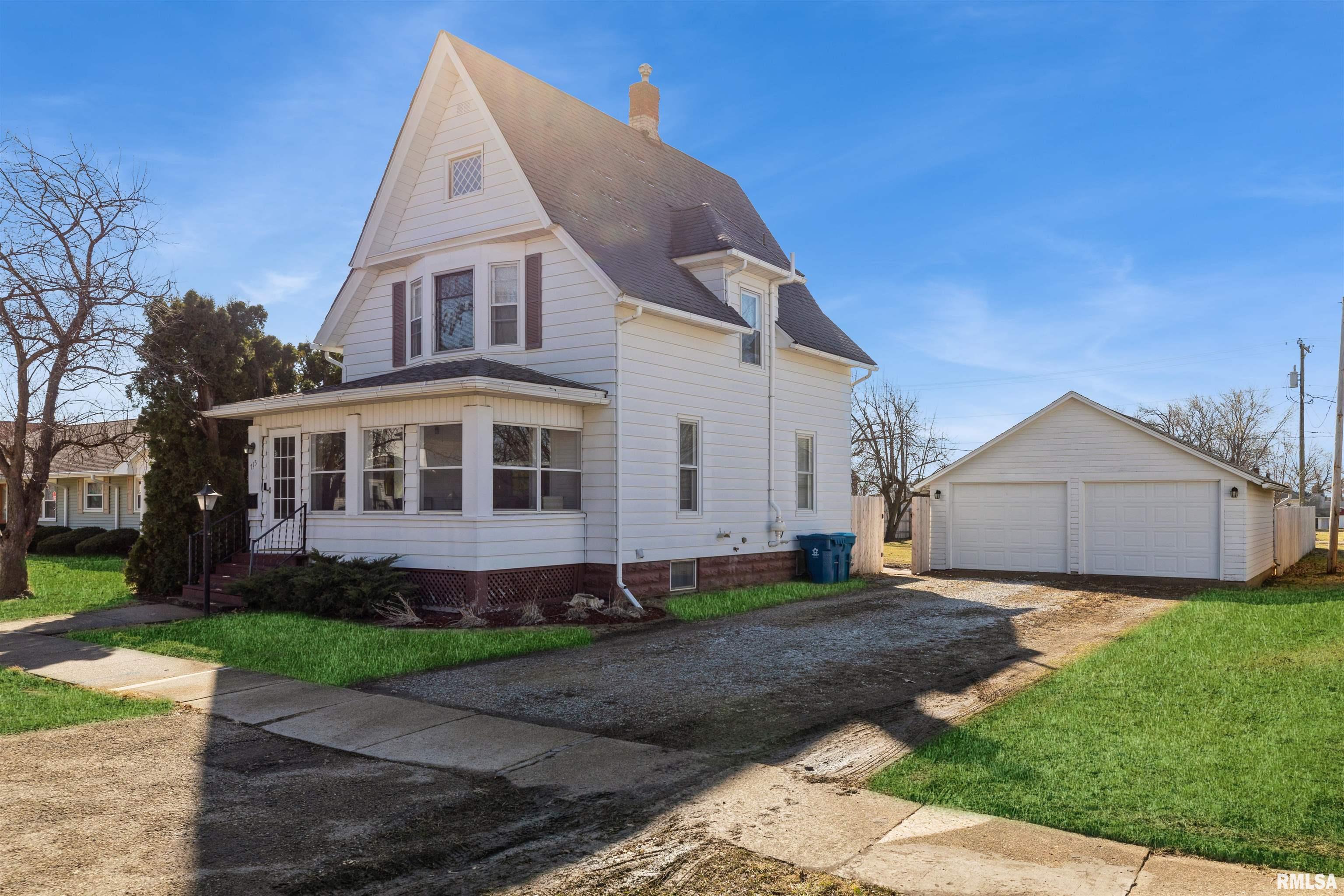 715 5th Street Property Photo 2