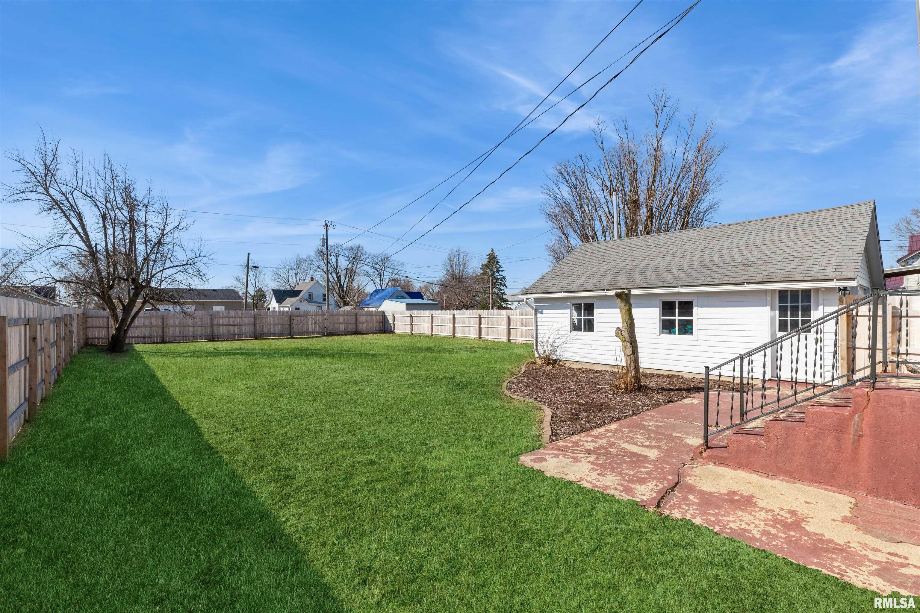 715 5th Street Property Photo 4