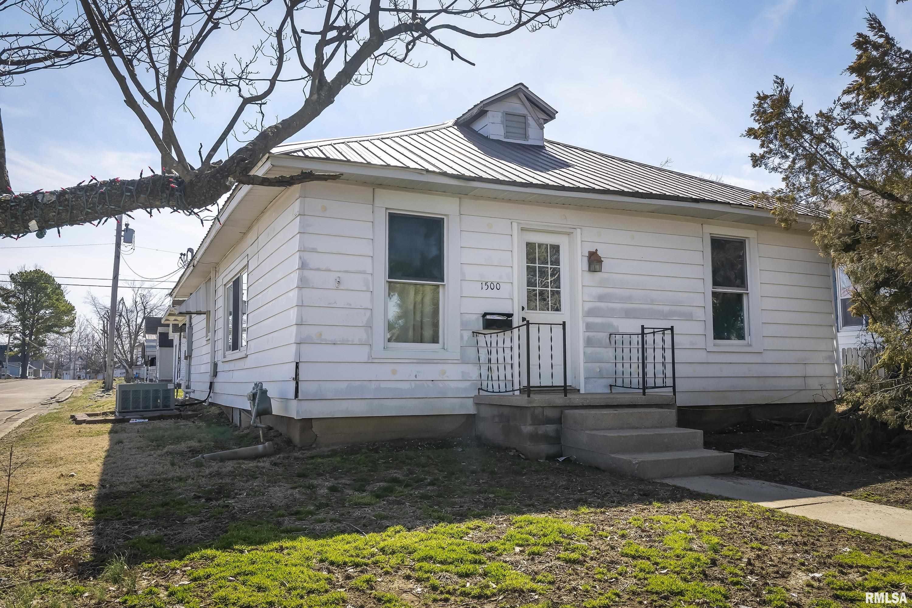 1500 W Tyler Street Property Photo