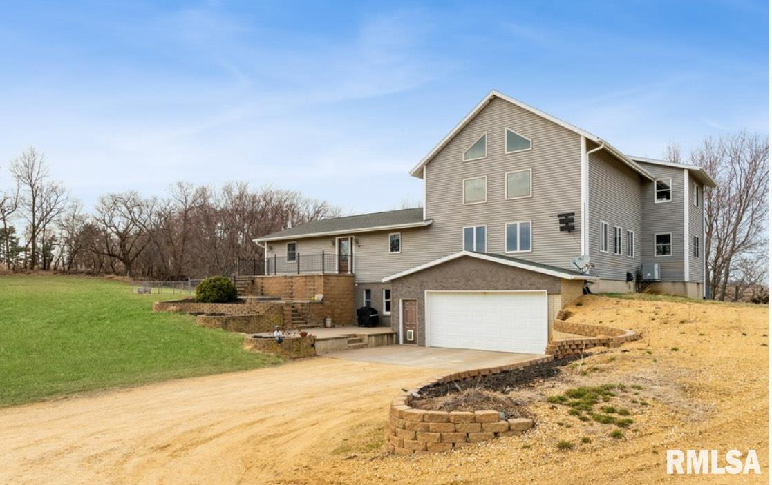 4460 160th Street Property Photo 3