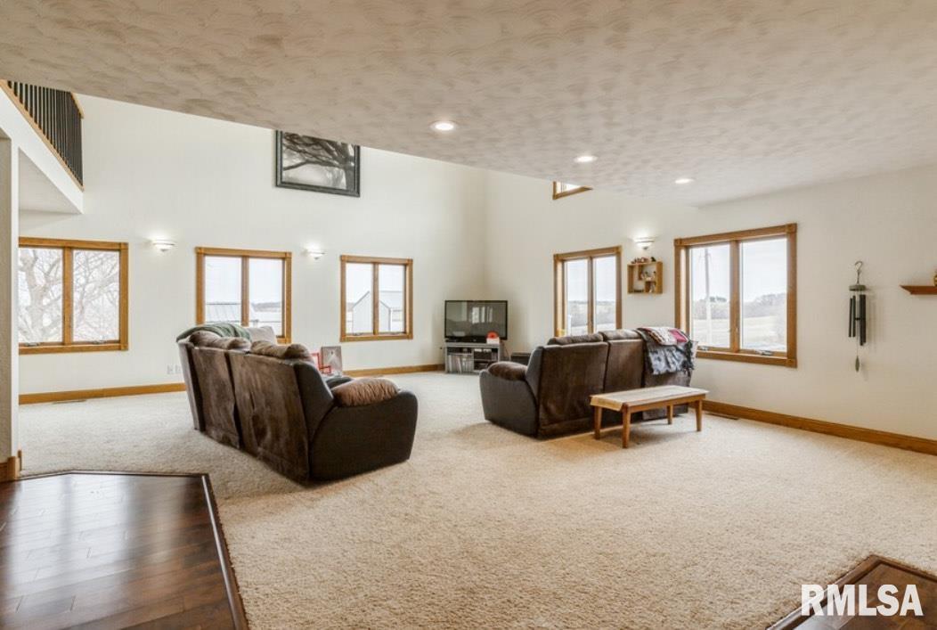 4460 160th Street Property Photo 12