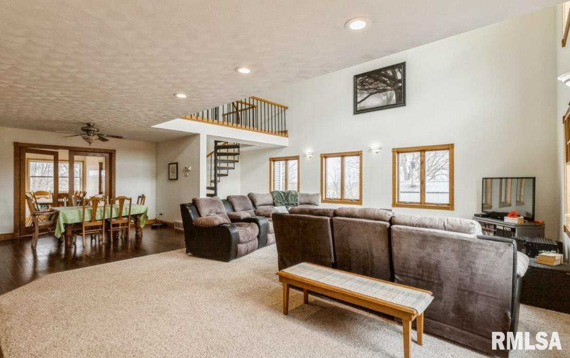 4460 160th Street Property Photo 15