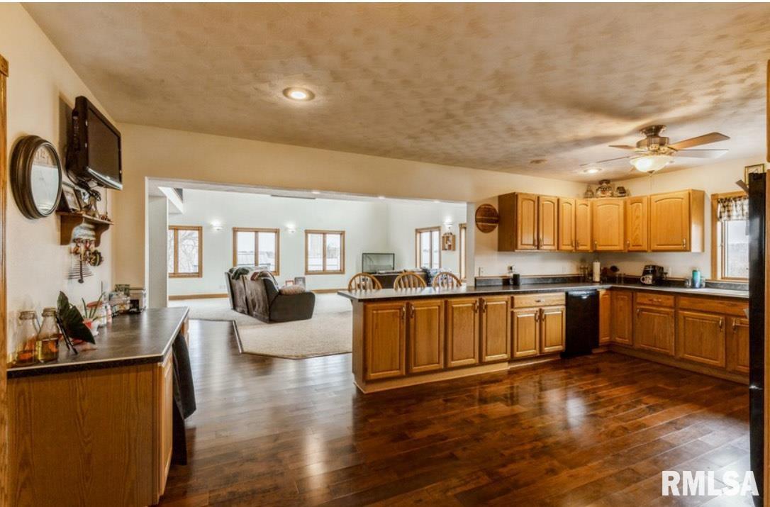 4460 160th Street Property Photo 16