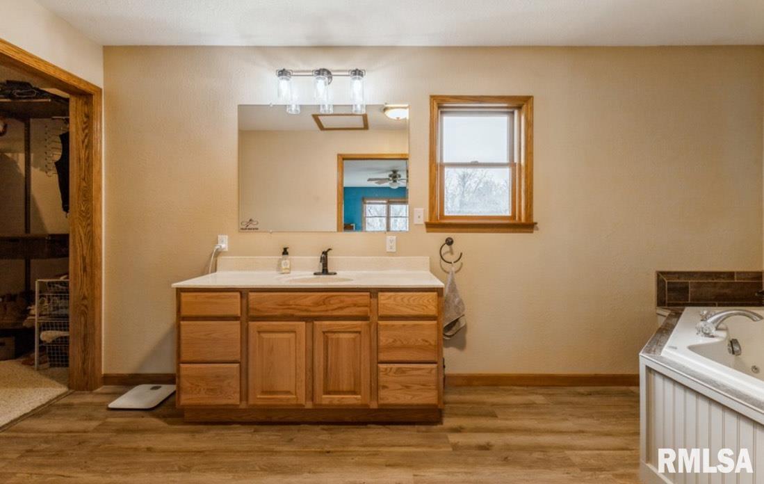 4460 160th Street Property Photo 25