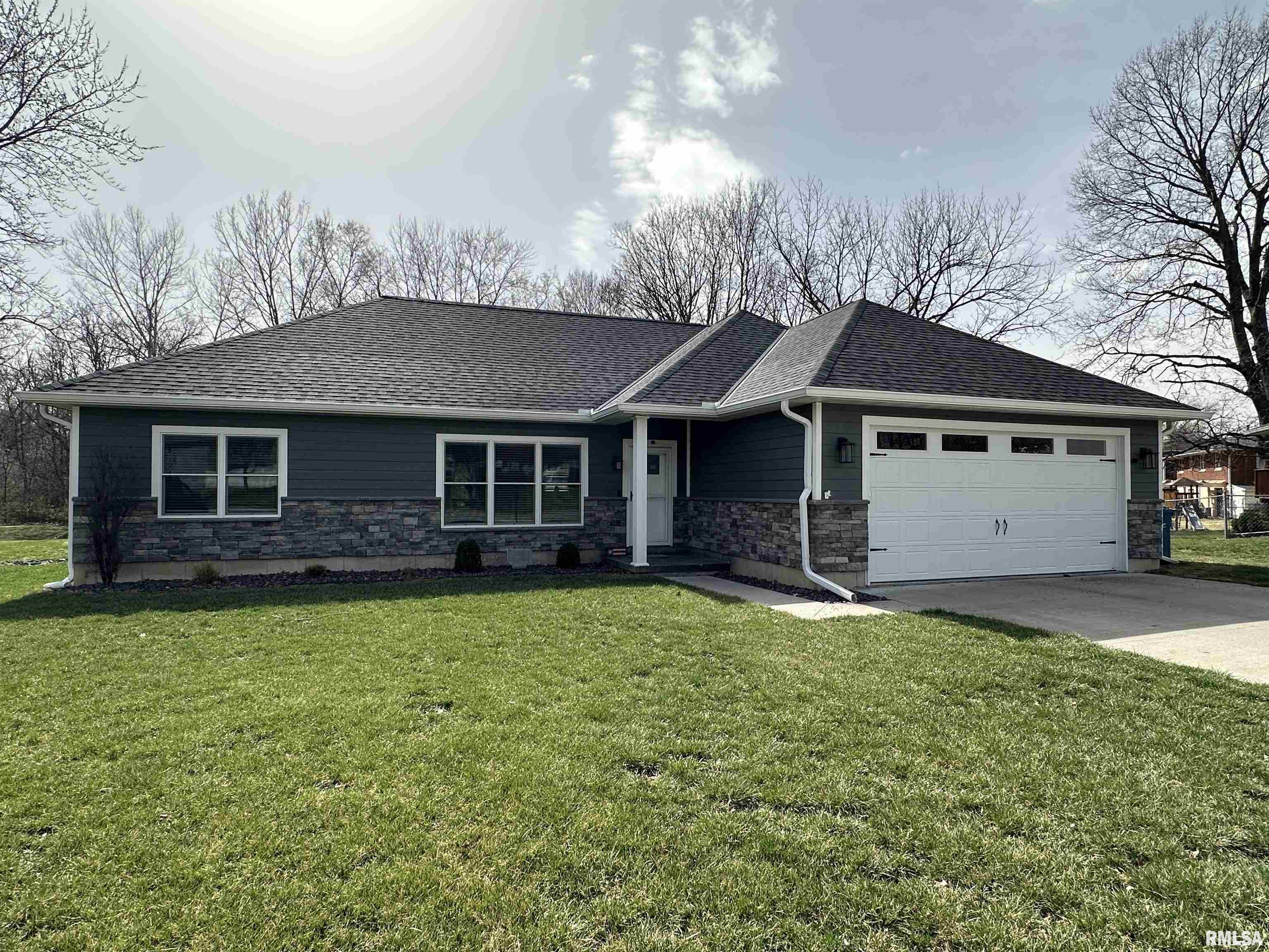 1020 Westwood Drive Property Photo