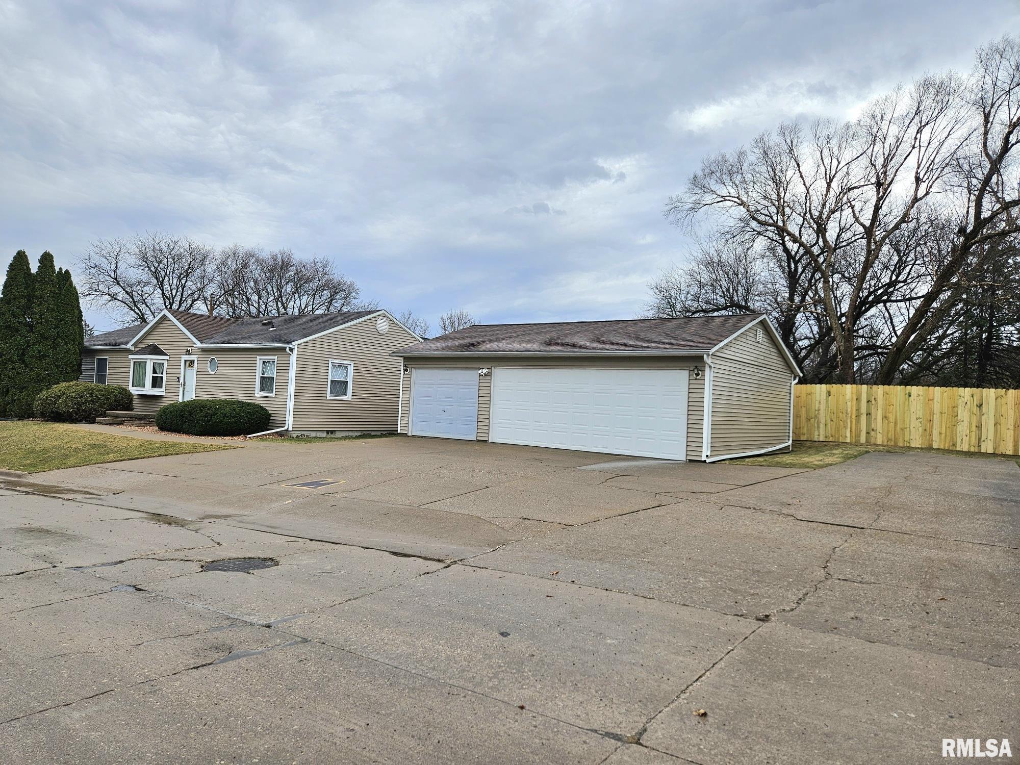 Muscatine Real Estate Listings Main Image