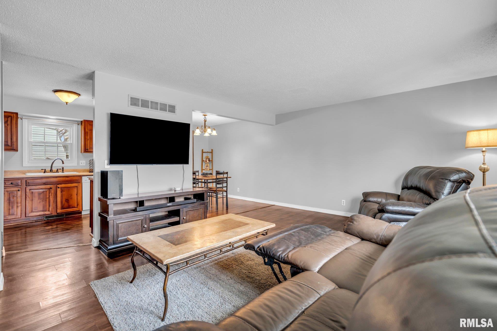 3014 N Pine Street Property Photo 5