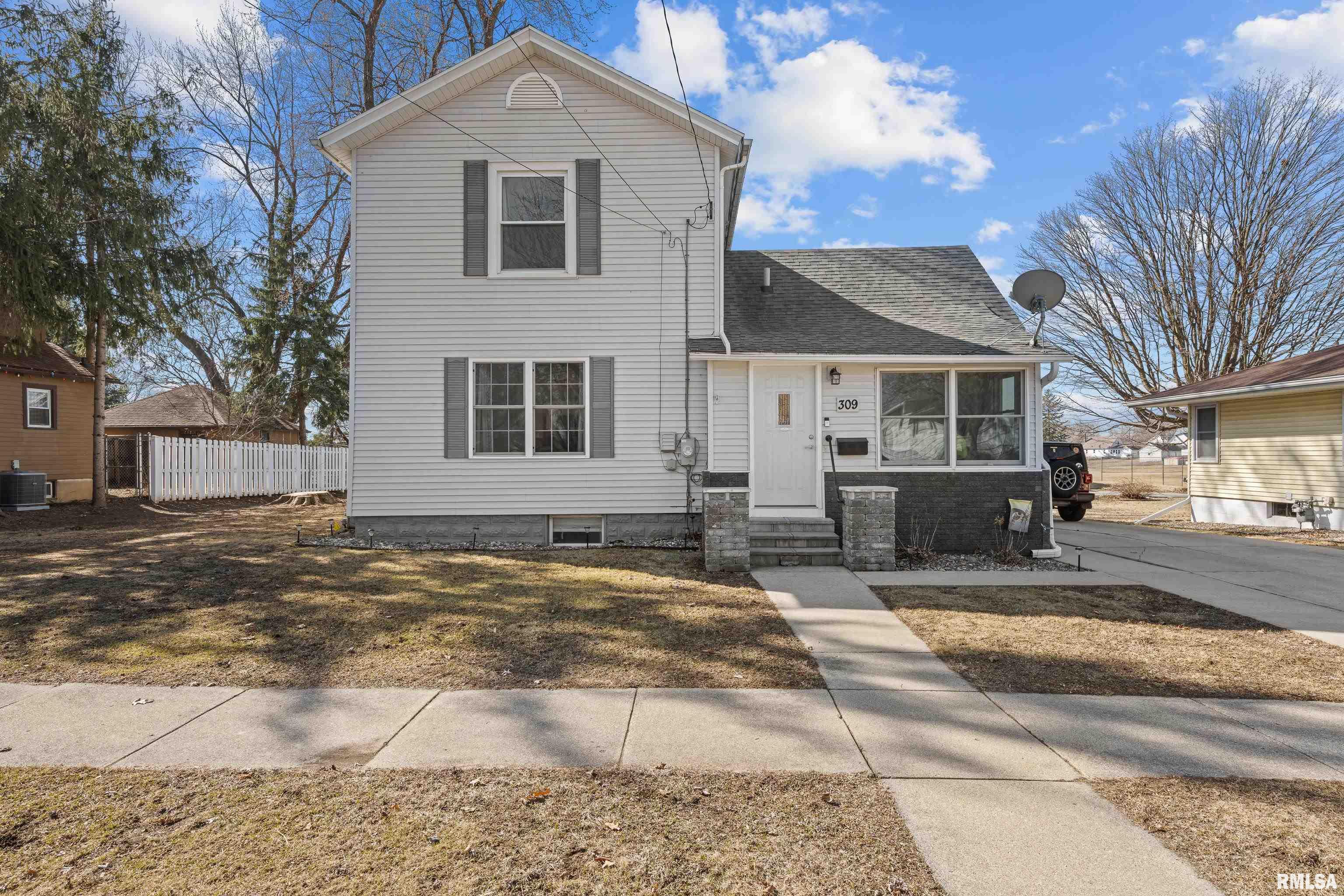 309 E Winfield Street Property Photo 1