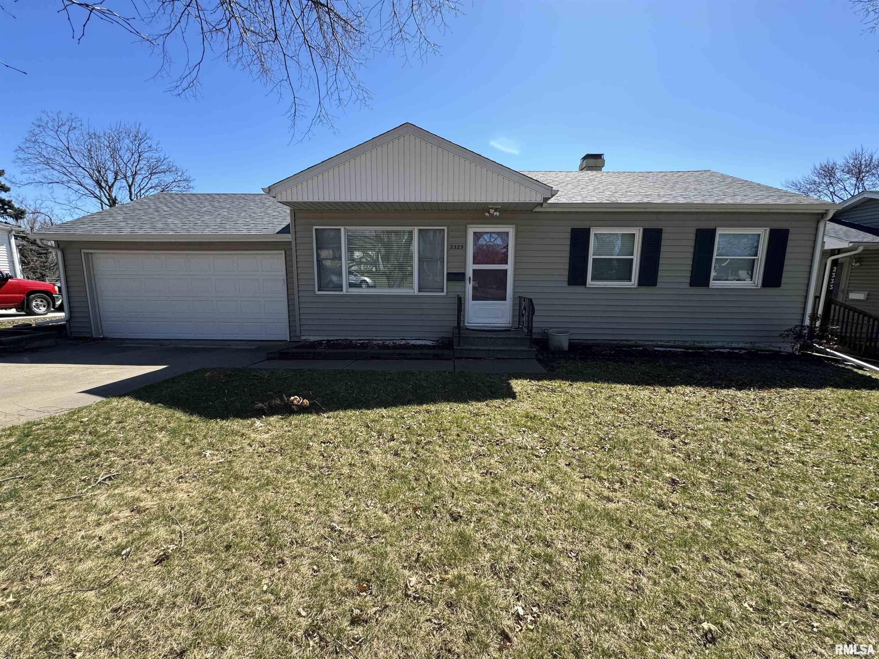 2325 W 43rd Street Property Photo