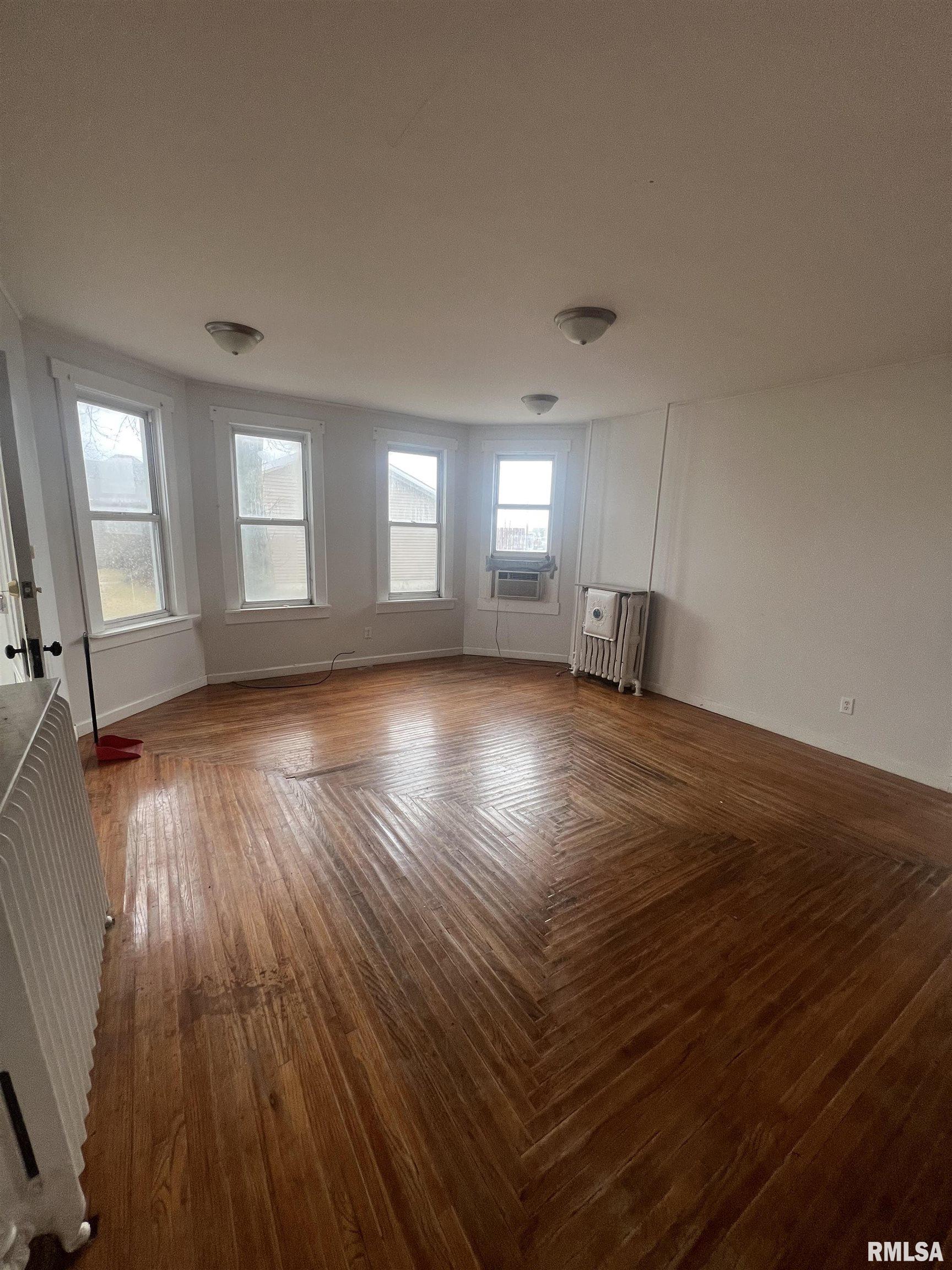 625 Main Street Property Photo 8