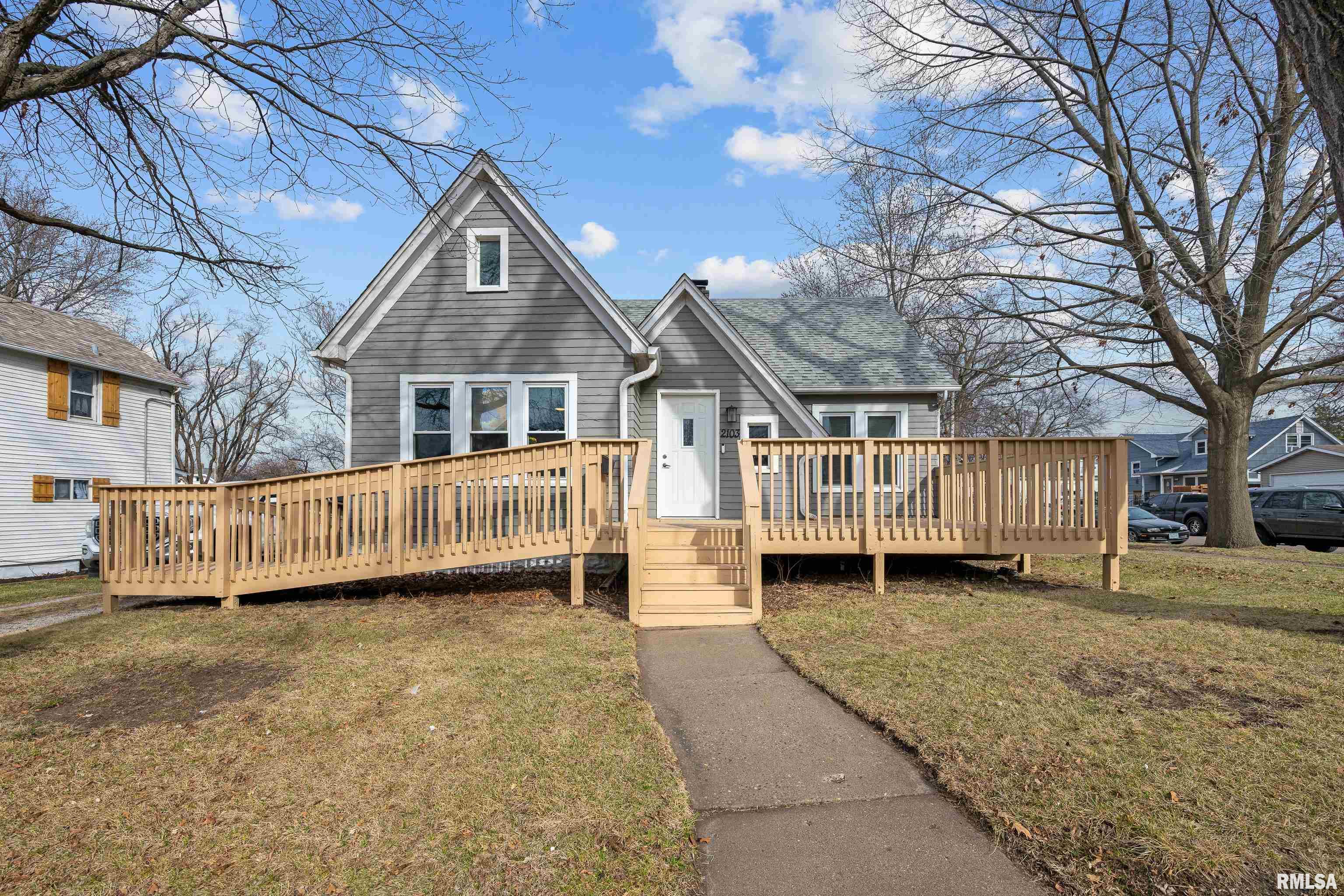 2103 N Division Street Property Photo