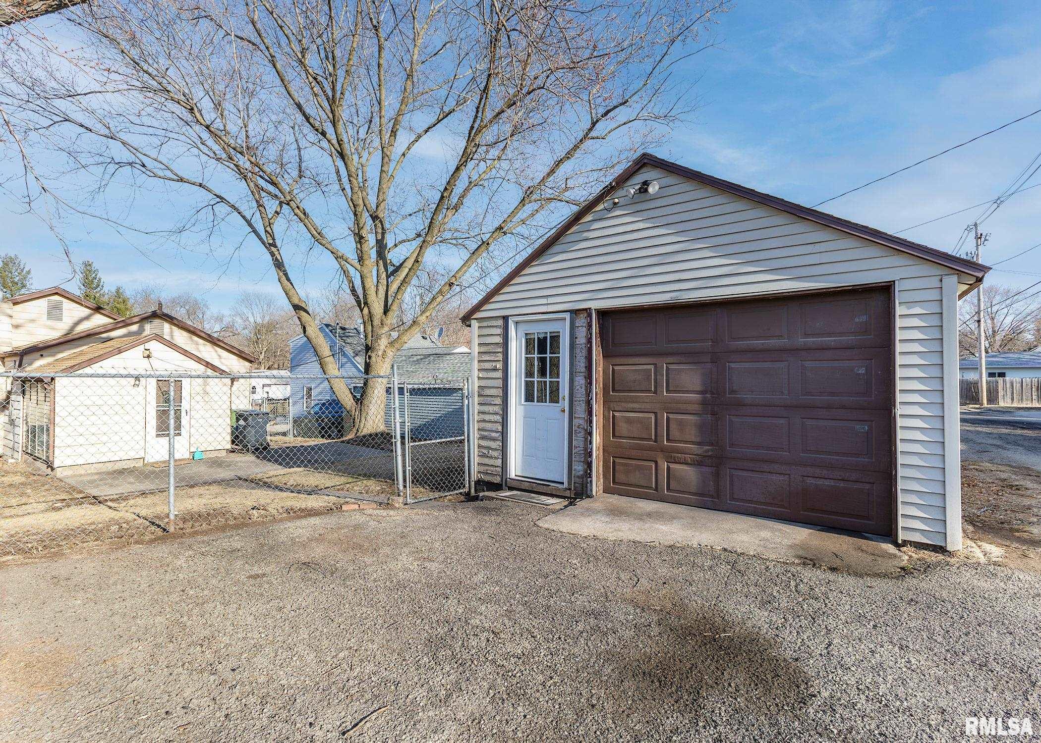 3011 N 3rd Street Property Photo 4