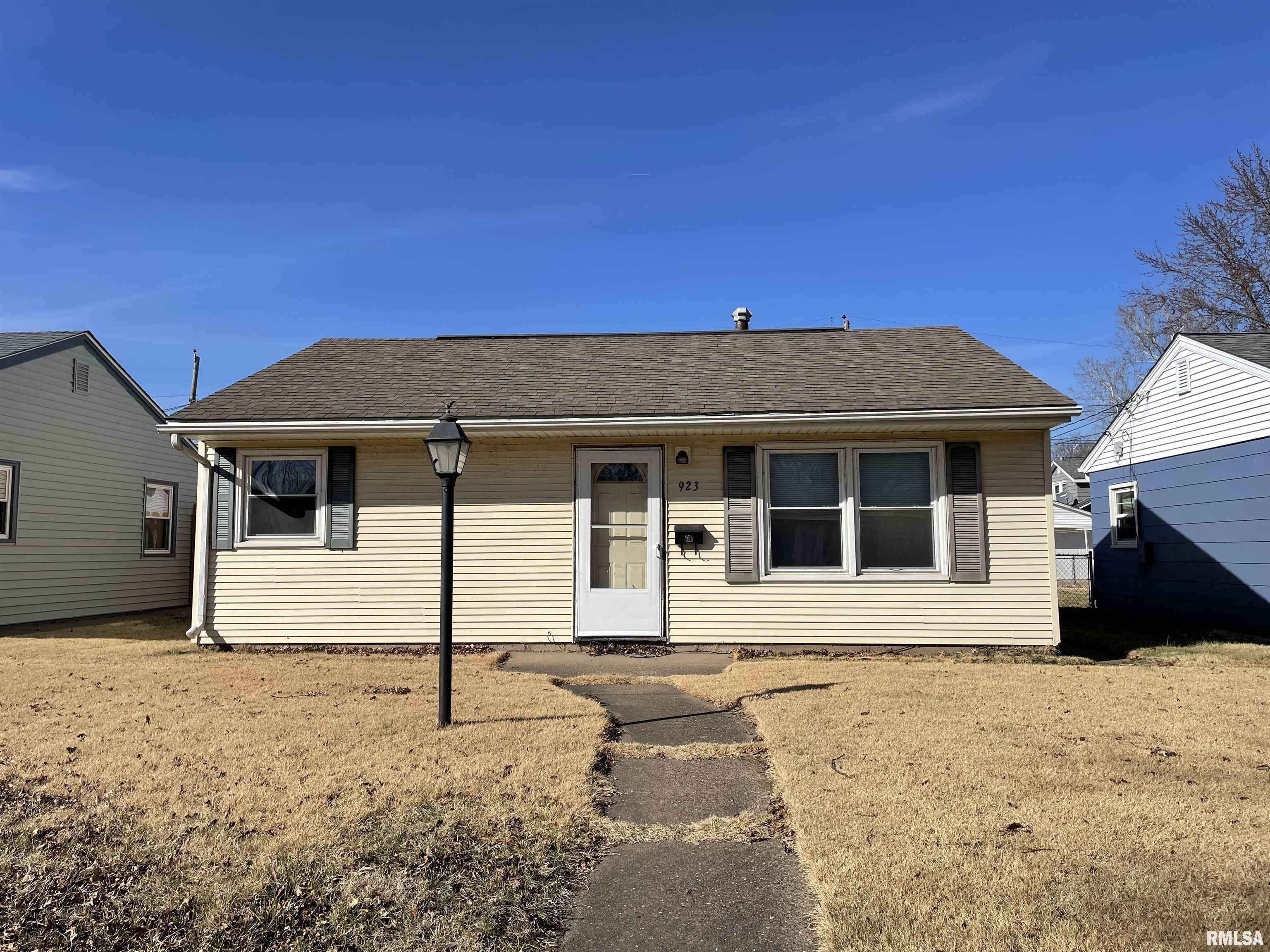 923 43rd Avenue Property Photo