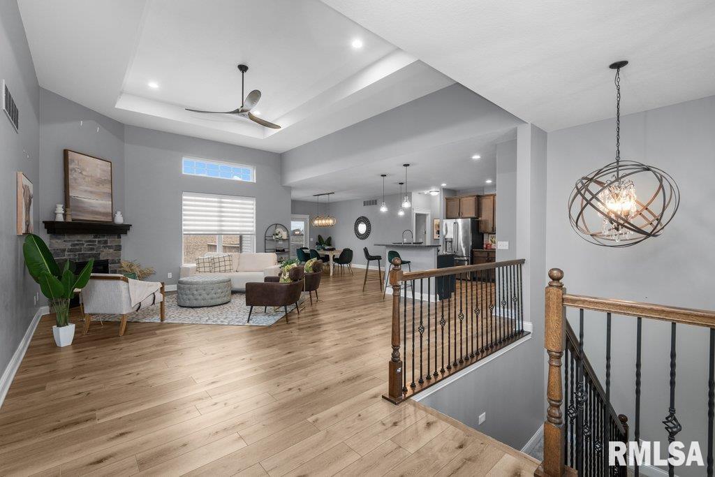6986 Grove Crossing Property Photo 5